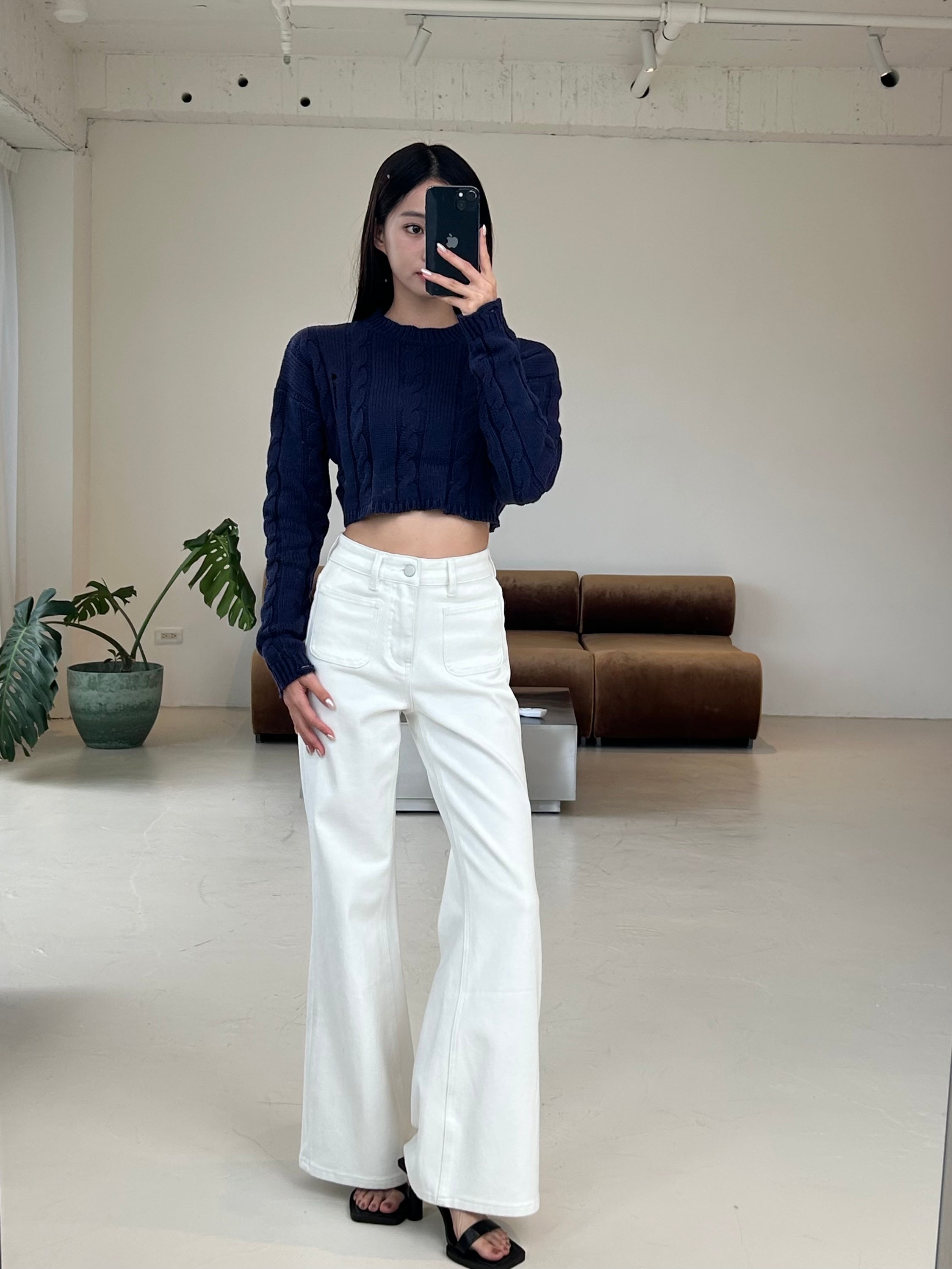 短版長袖針織毛衣<br>Cable Knit Cropped Sweater