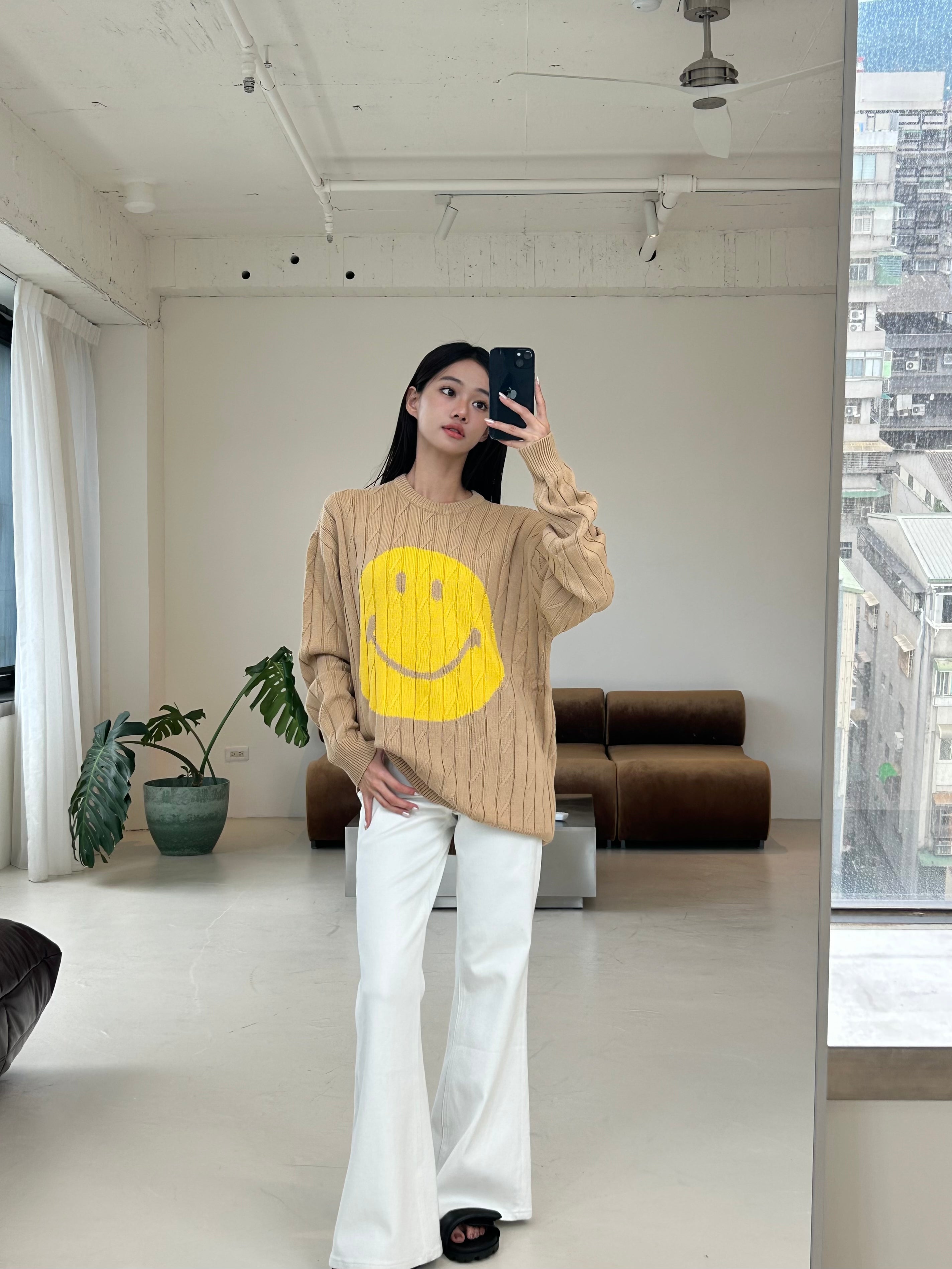 笑臉針織上衣<br>Smiley Knit Top