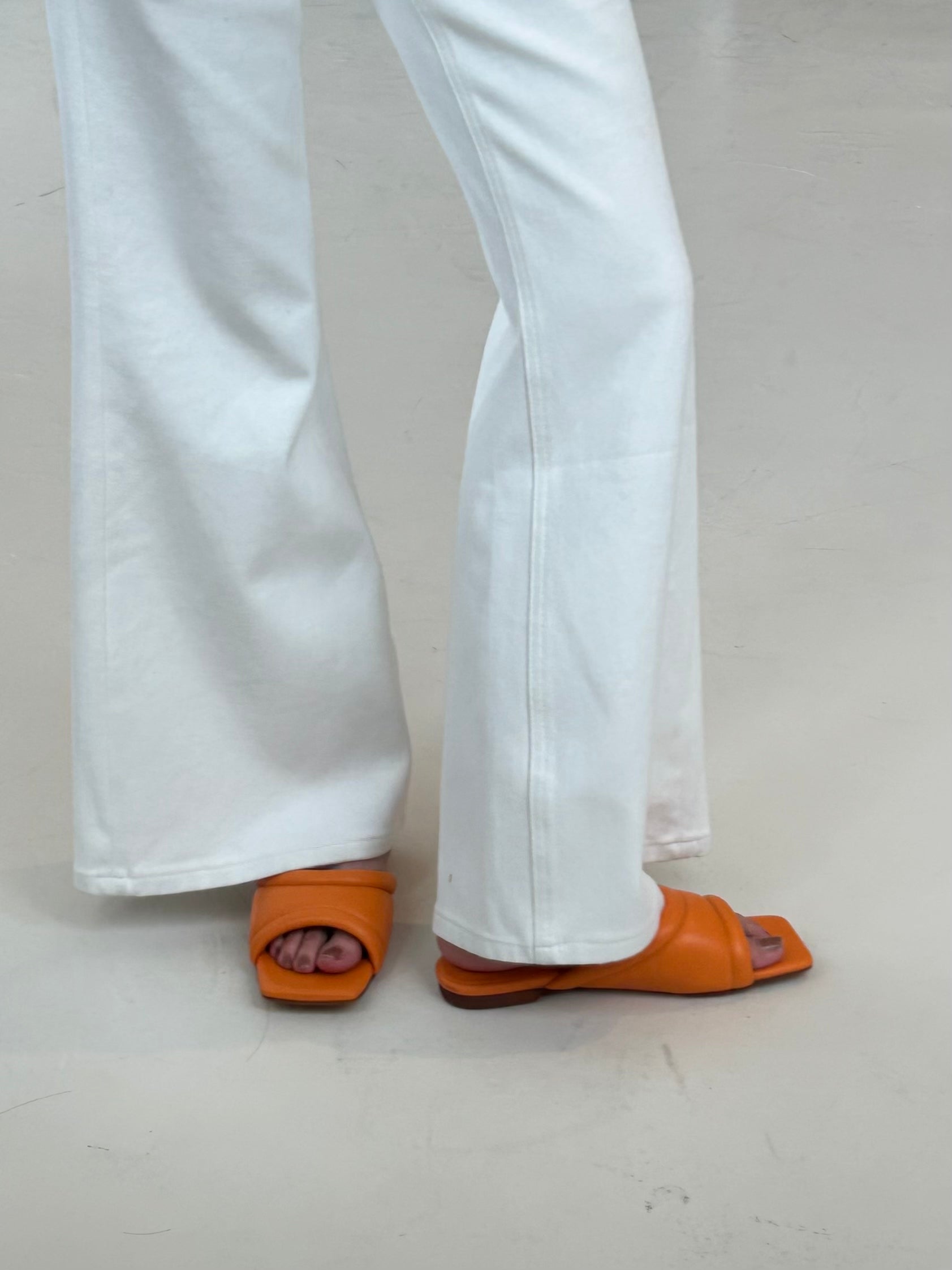 胖胖一字拖鞋<br>Padded Flat Sandal