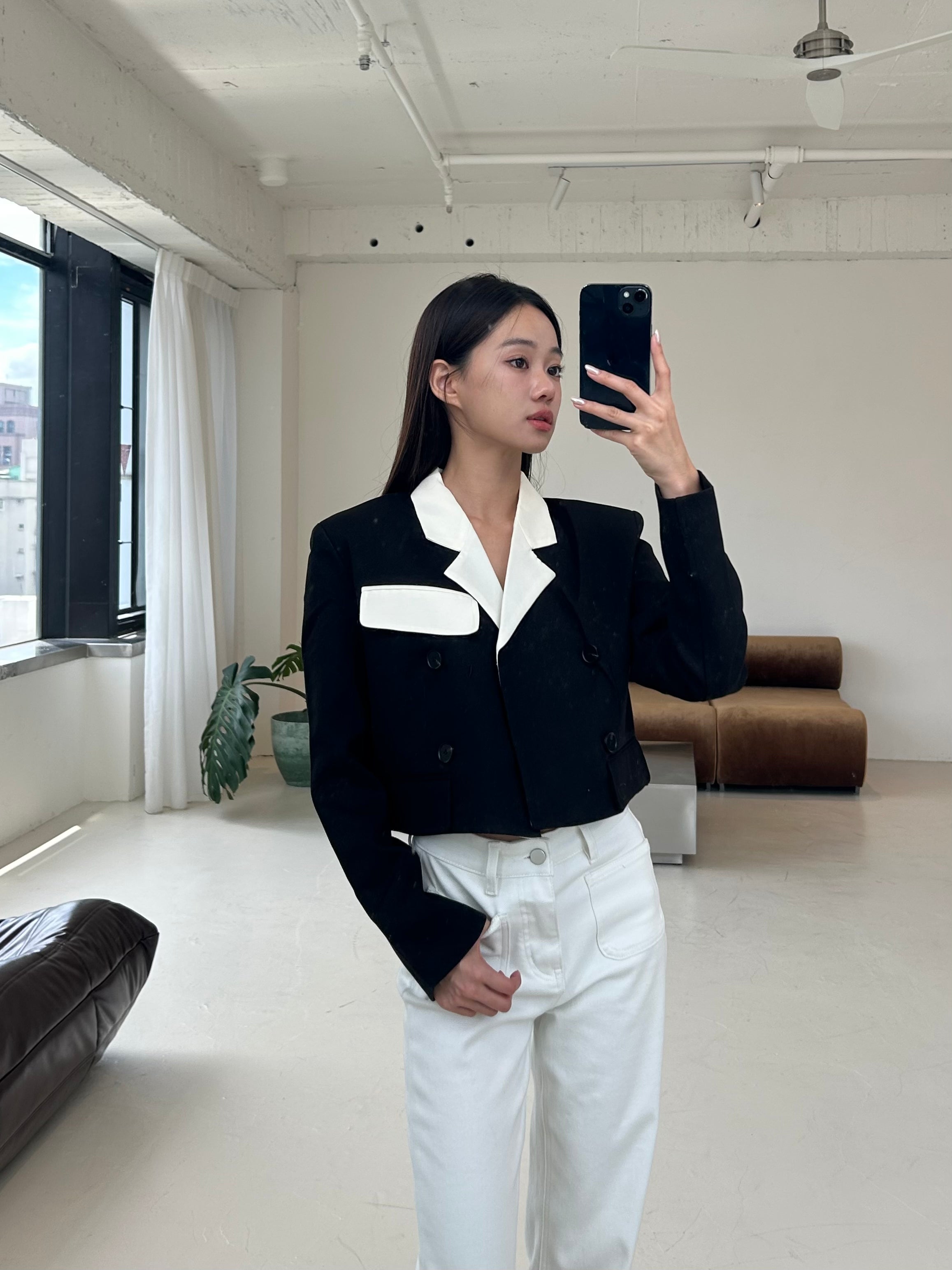 短版墊肩西裝外套<br>Tailored Cropped Blazer