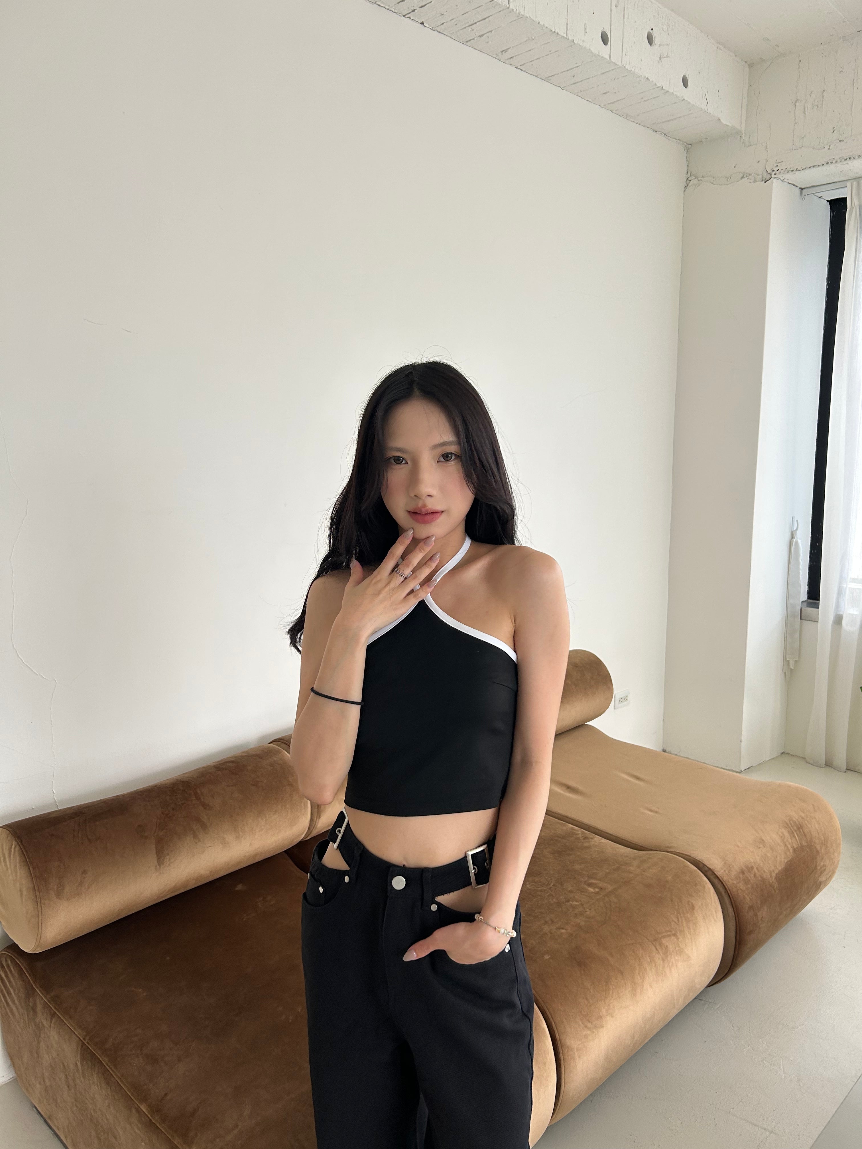 CONTRAST TRIM HALTER TOP