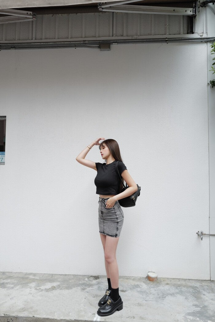 FITTED CROPPED TEE