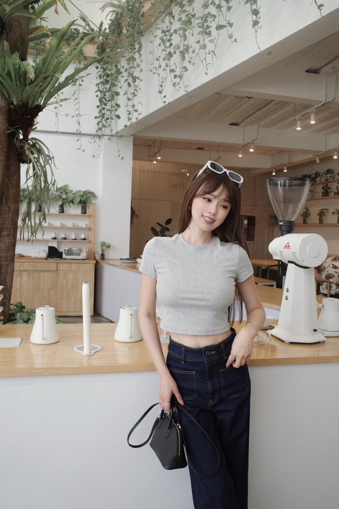 FITTED CROPPED TEE
