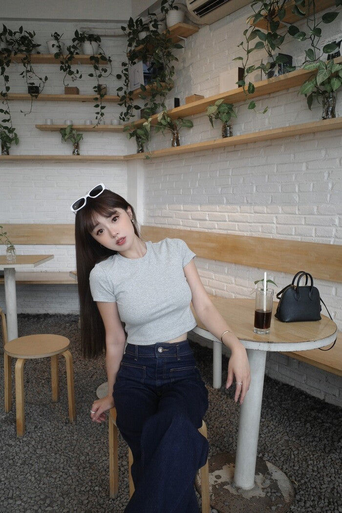 FITTED CROPPED TEE