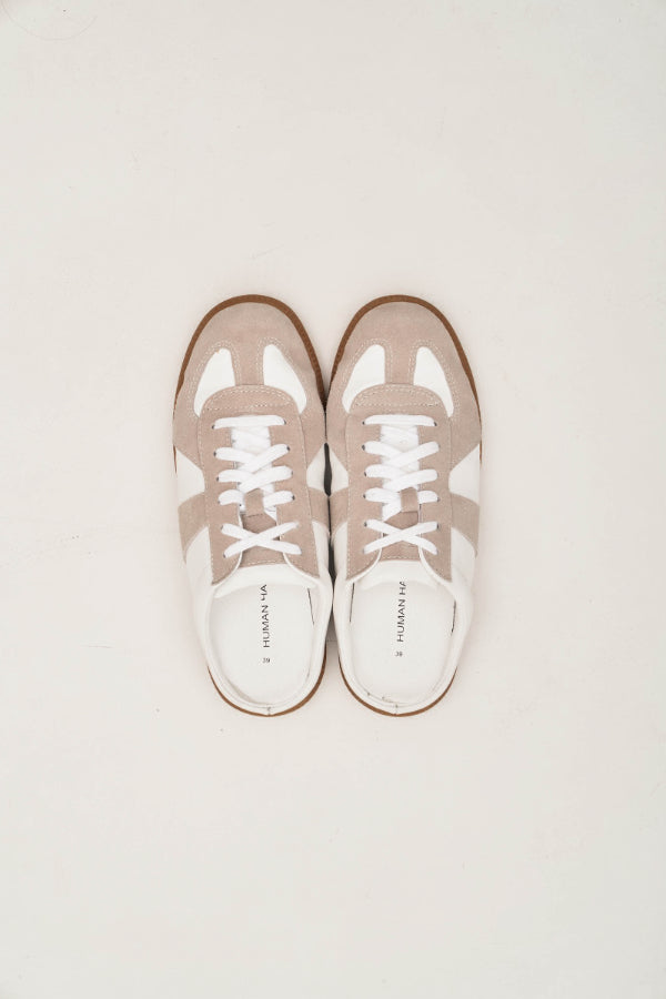 SNEAKER-STYLE SLIPPERS