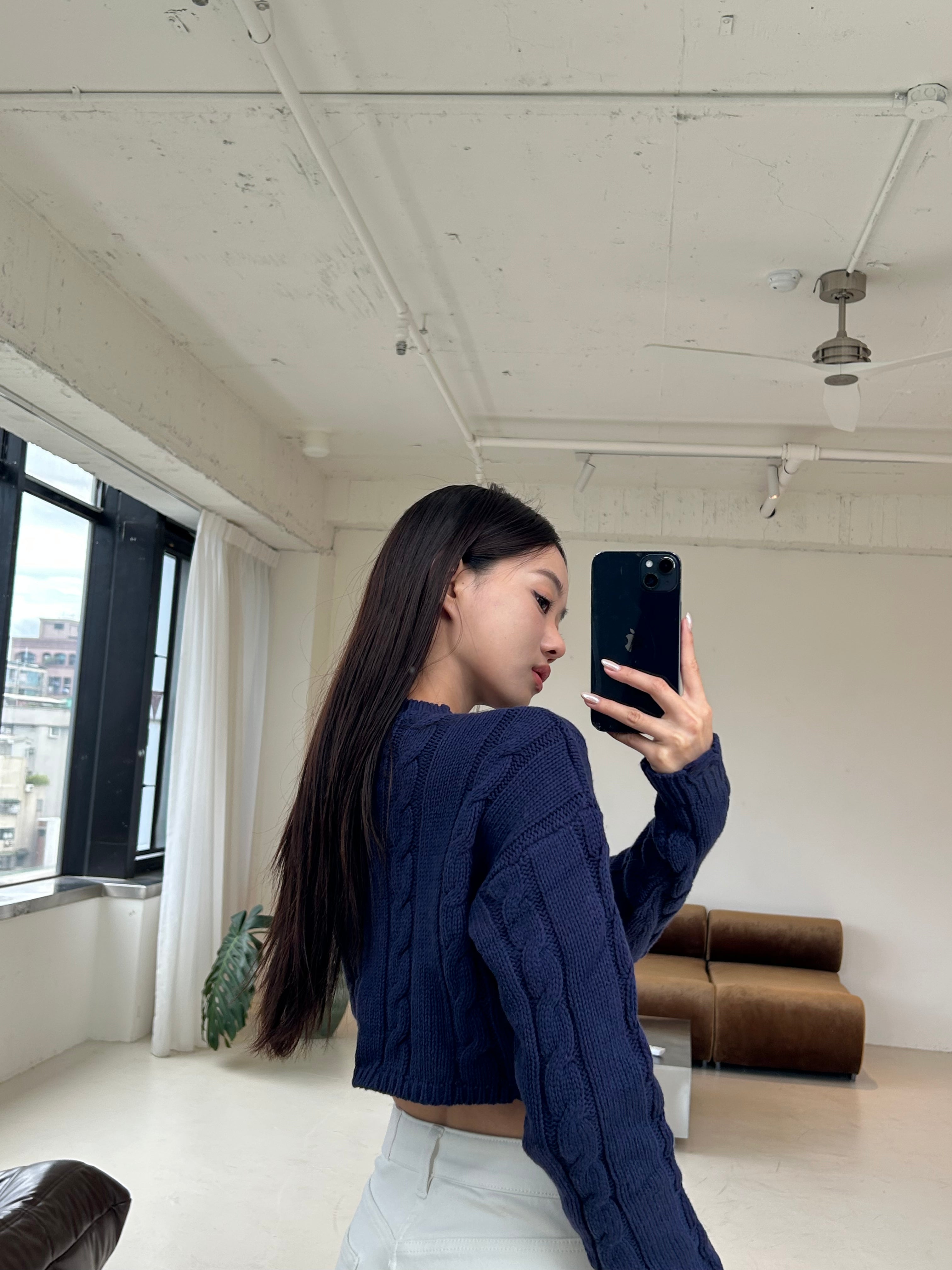 短版長袖針織毛衣<br>Cable Knit Cropped Sweater