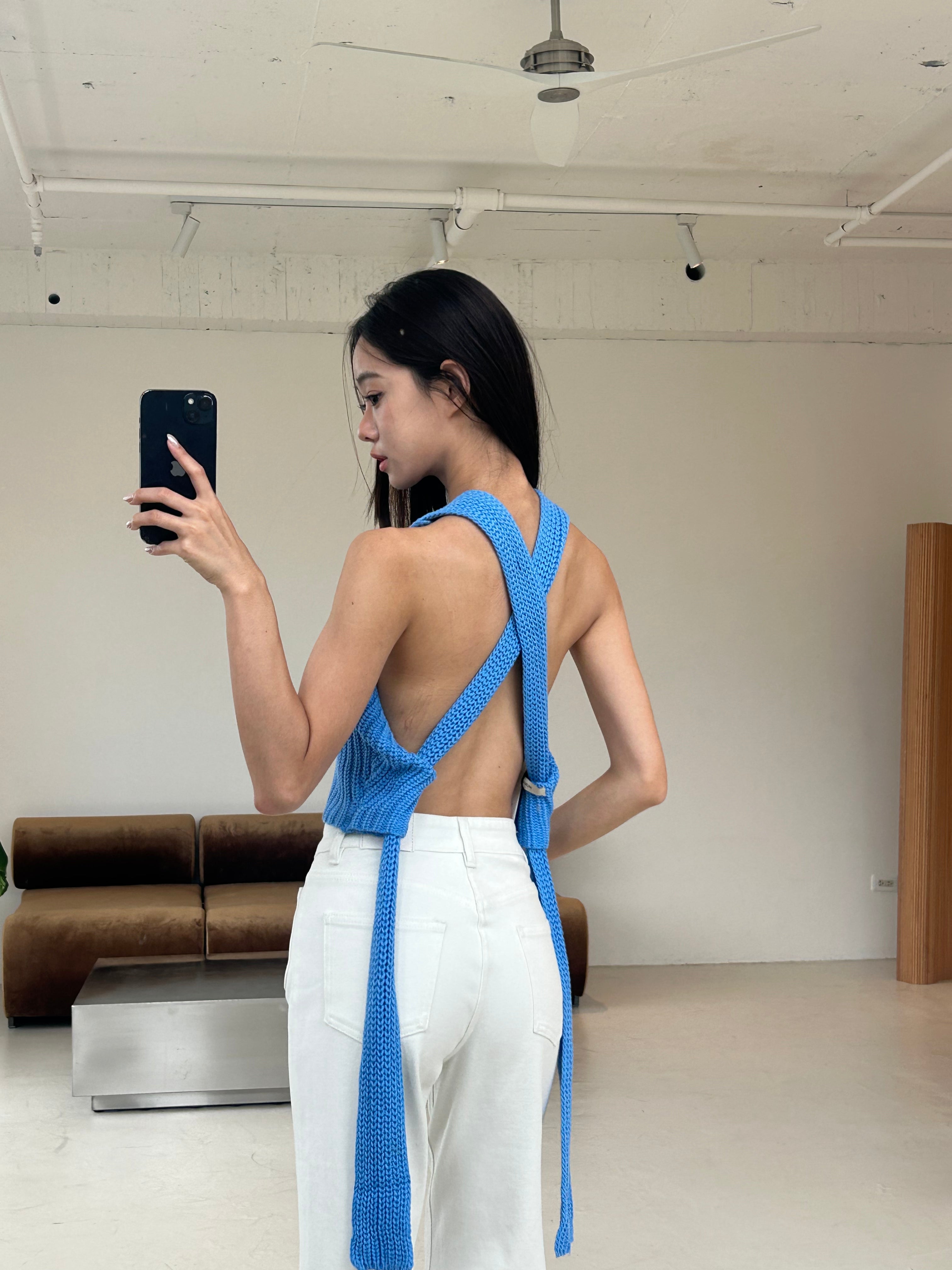 後綁帶針織上衣<br>Tie Back Knit Top
