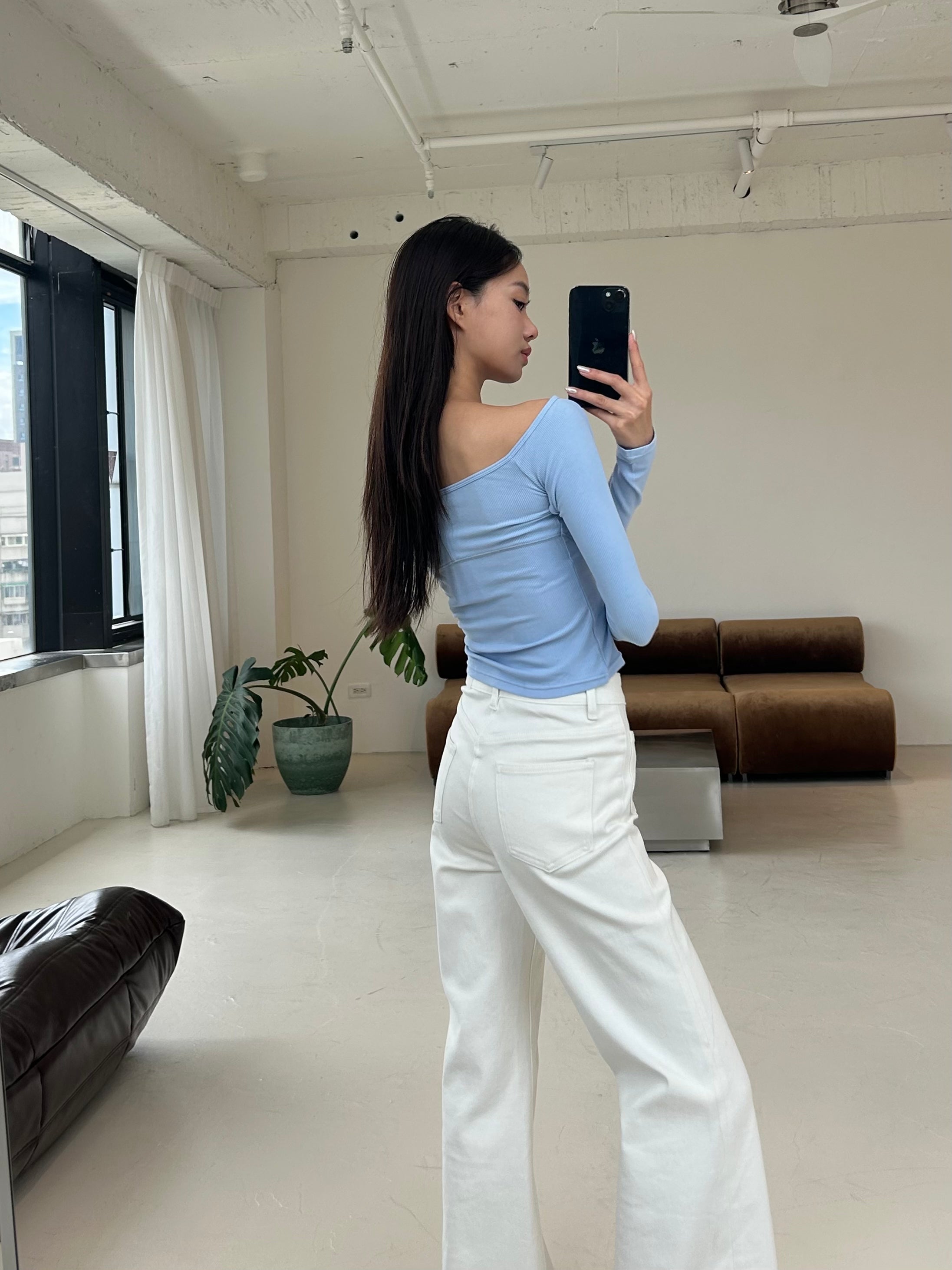 長袖落肩羅紋上衣<br>Off The Shoulder Ribbed Top
