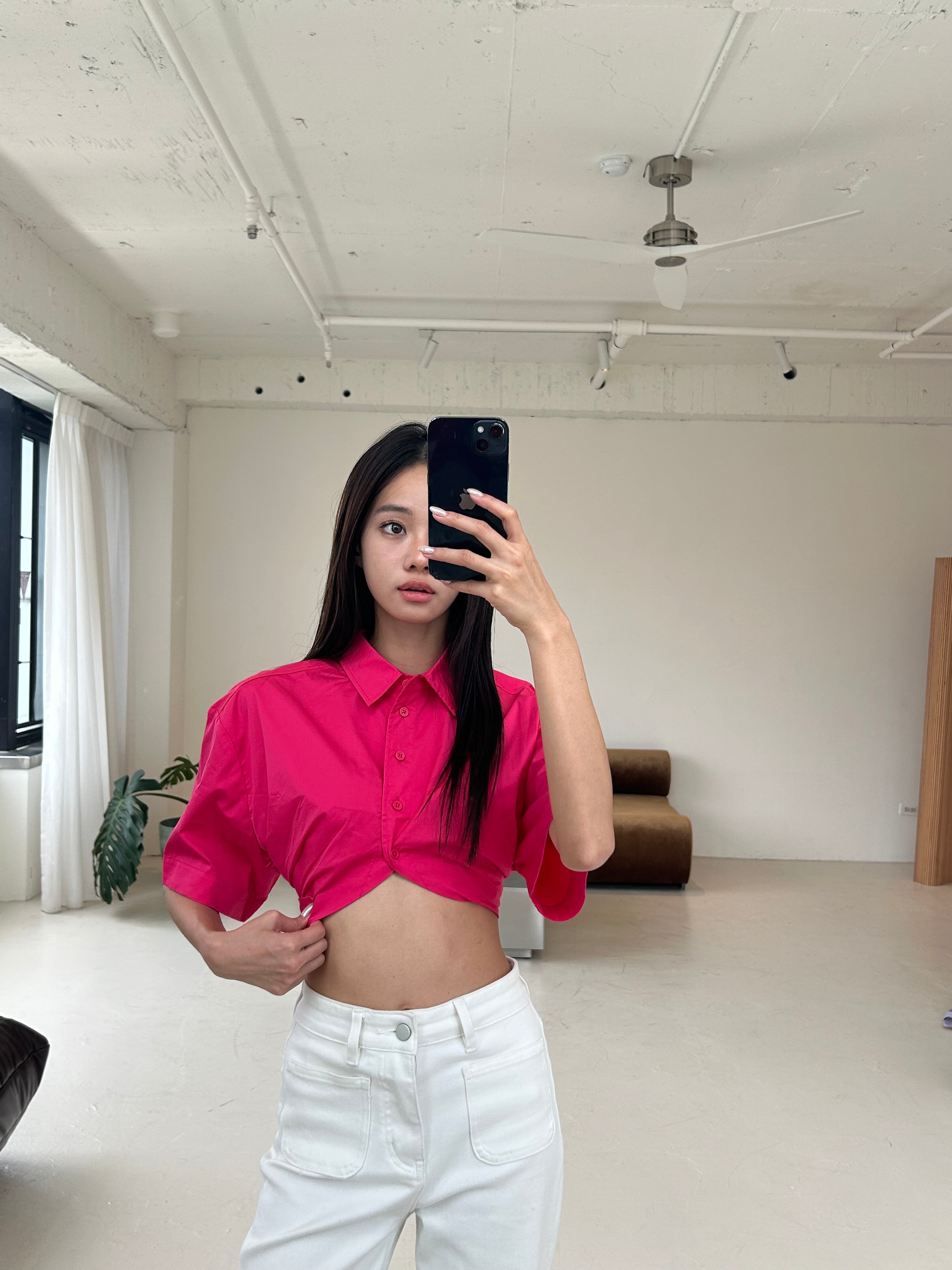 扭結短版襯衫<br>Cropped Shirt