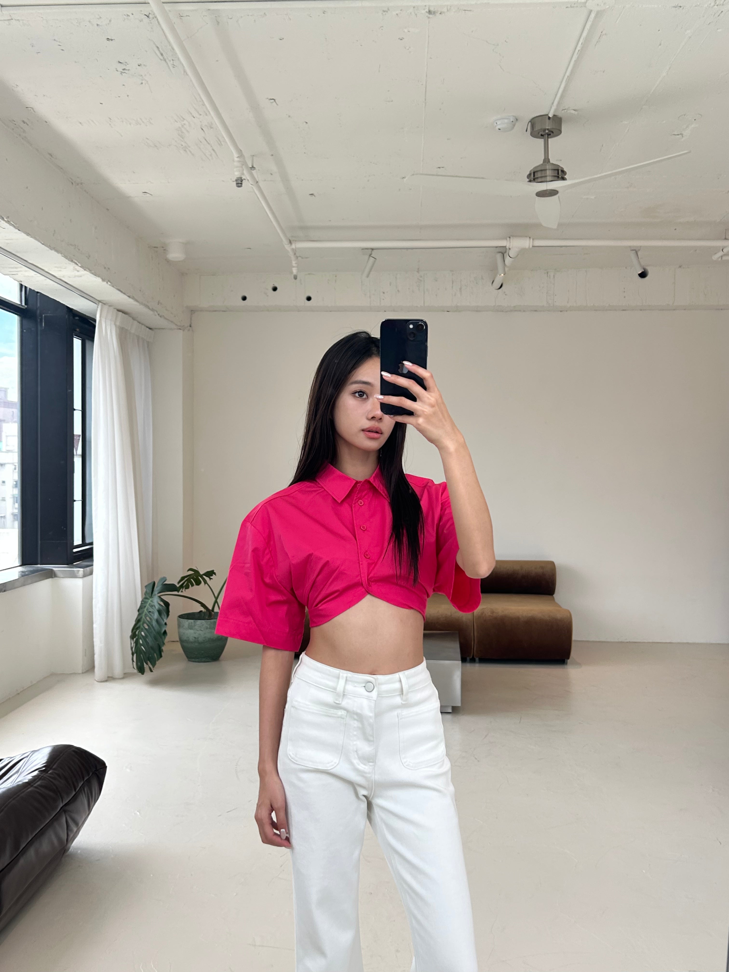 扭結短版襯衫<br>Cropped Shirt