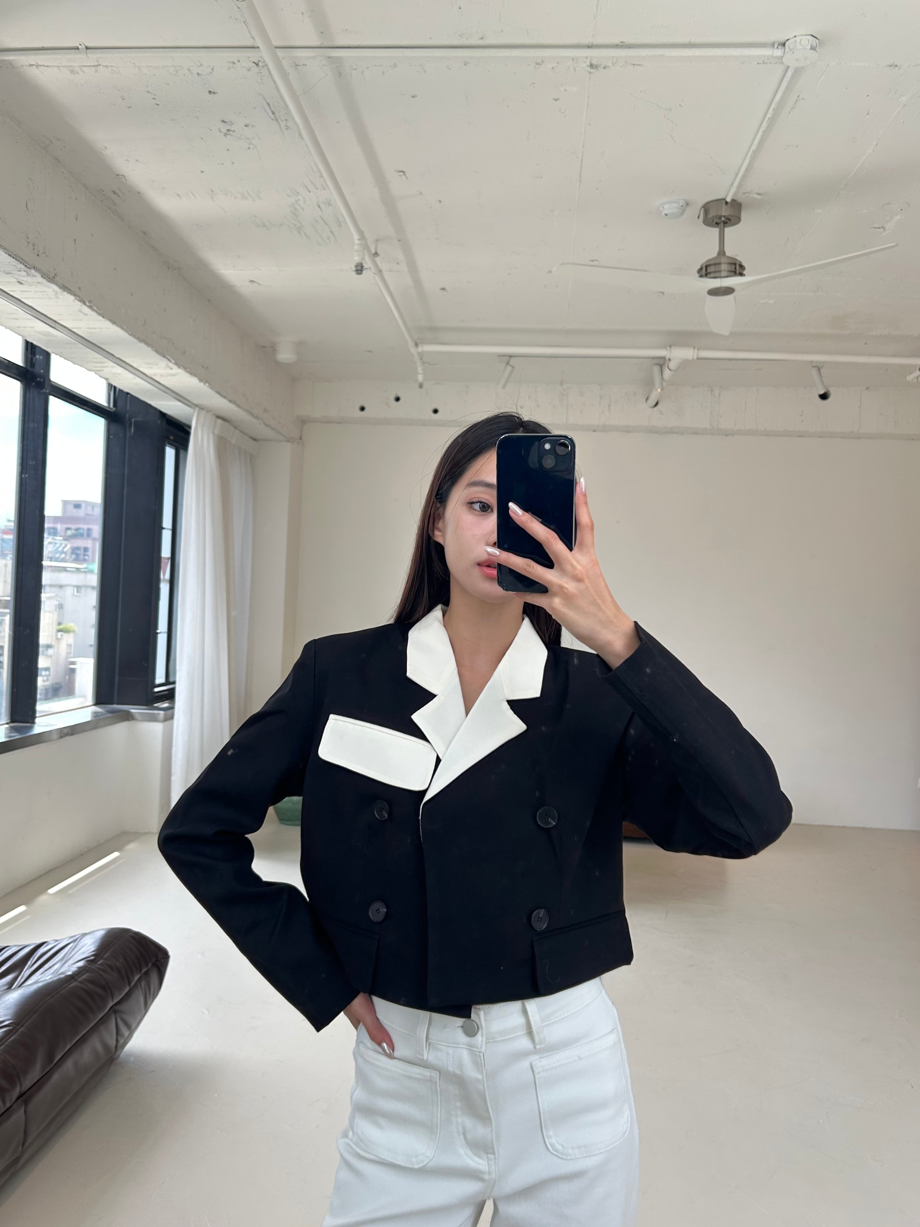 短版墊肩西裝外套<br>Tailored Cropped Blazer