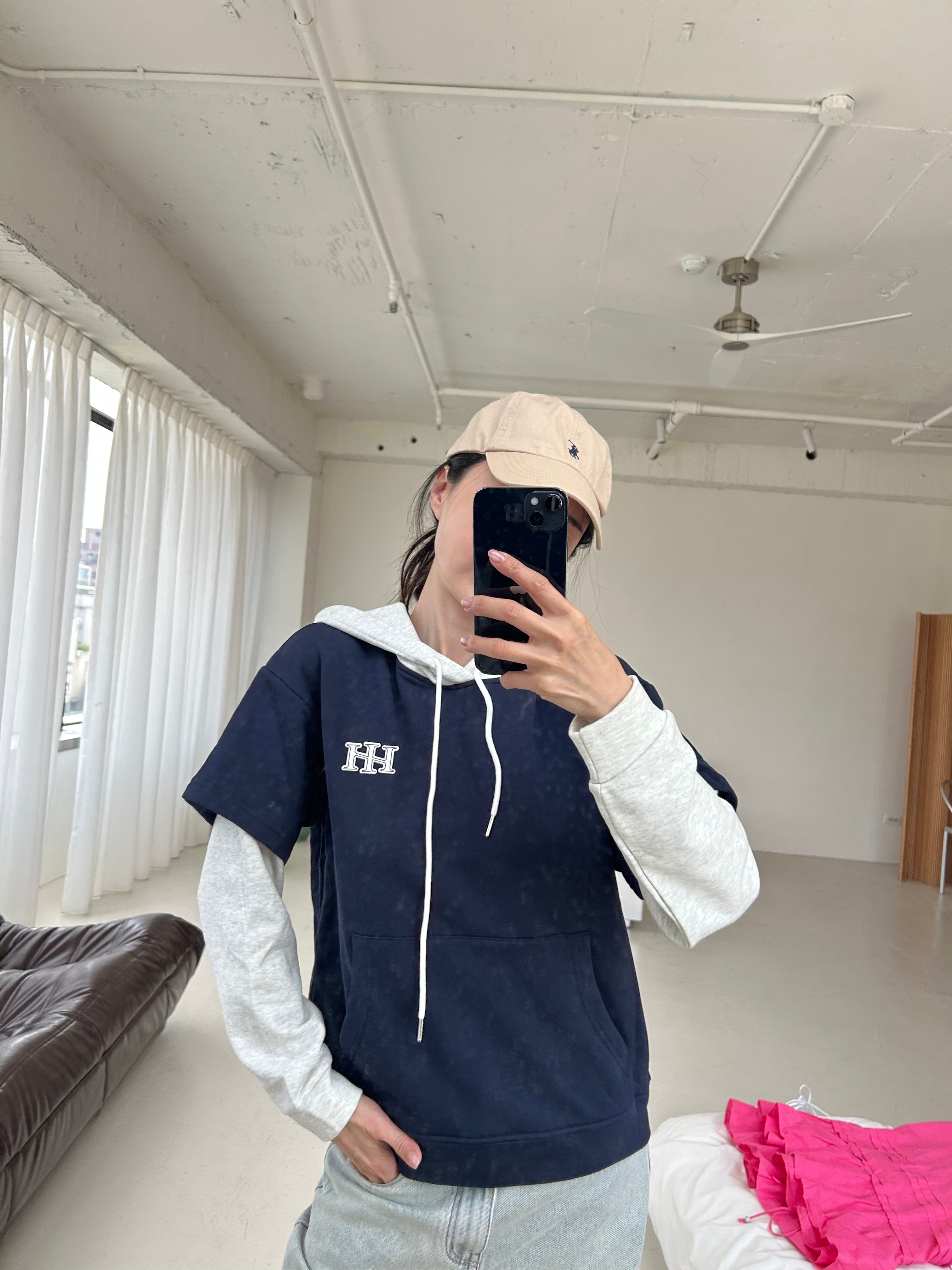HH皮革標連帽TEE<br>Leather H Hoodie