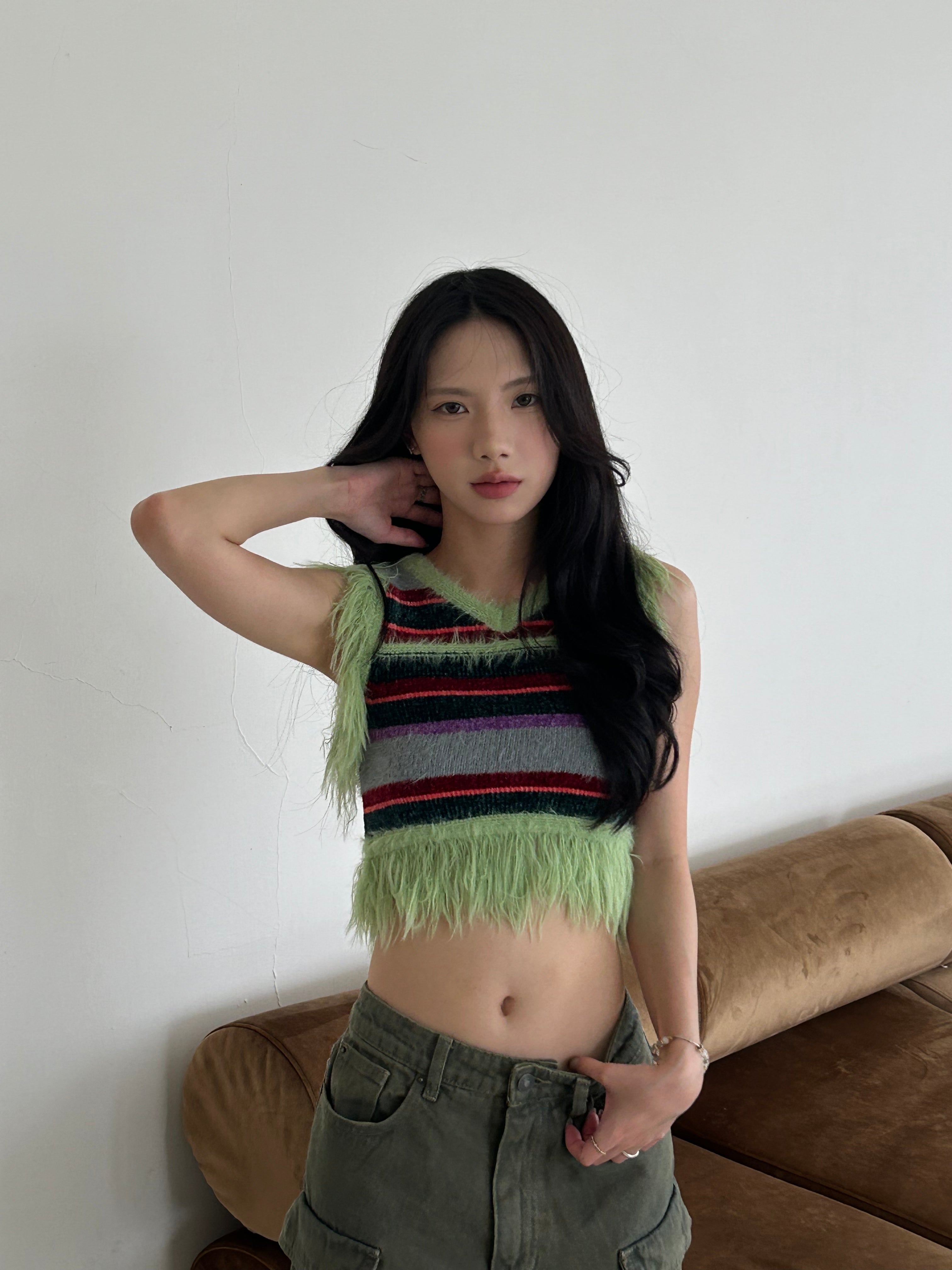 毛毛條紋V領背心<br>Faux Fur Tank Top