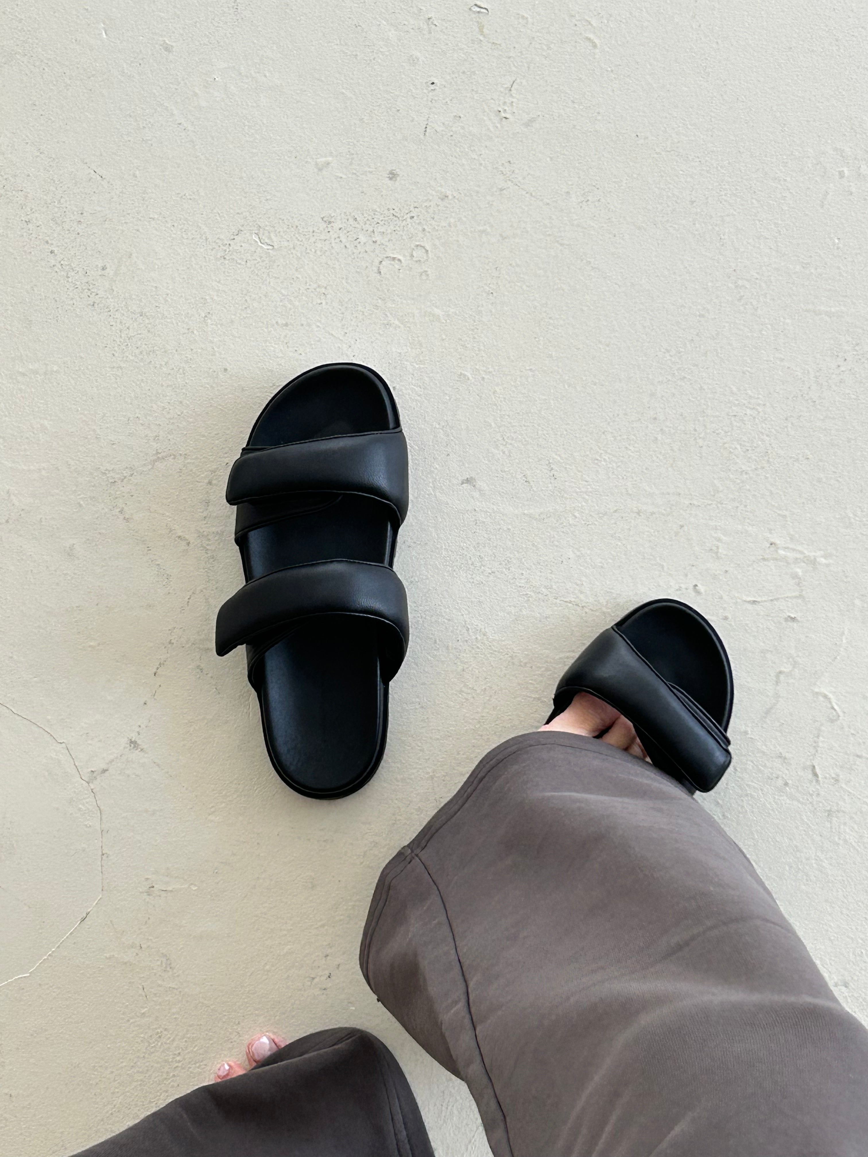 胖胖雙帶拖鞋<br>Touch Strap Flat Sandal