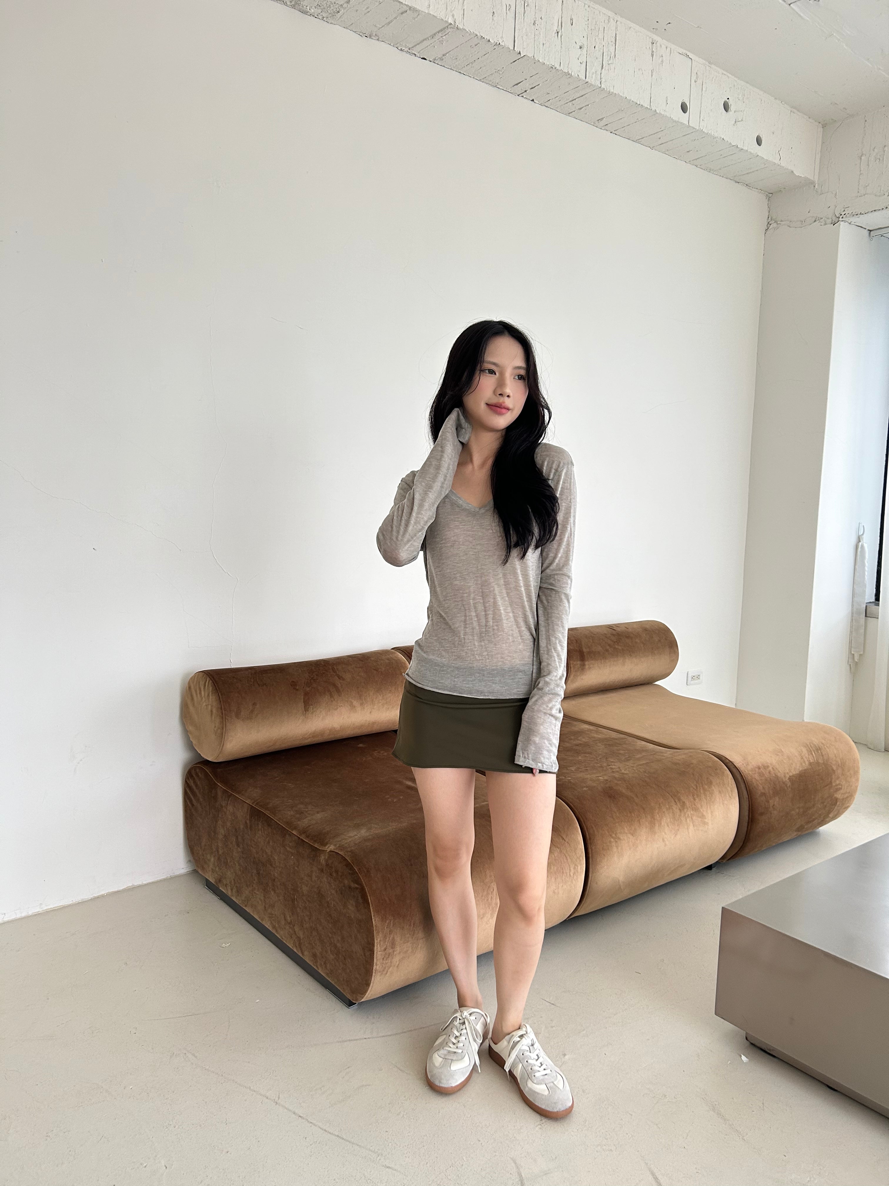 低腰迷你裙<br>Low-Rise Mini Skirt