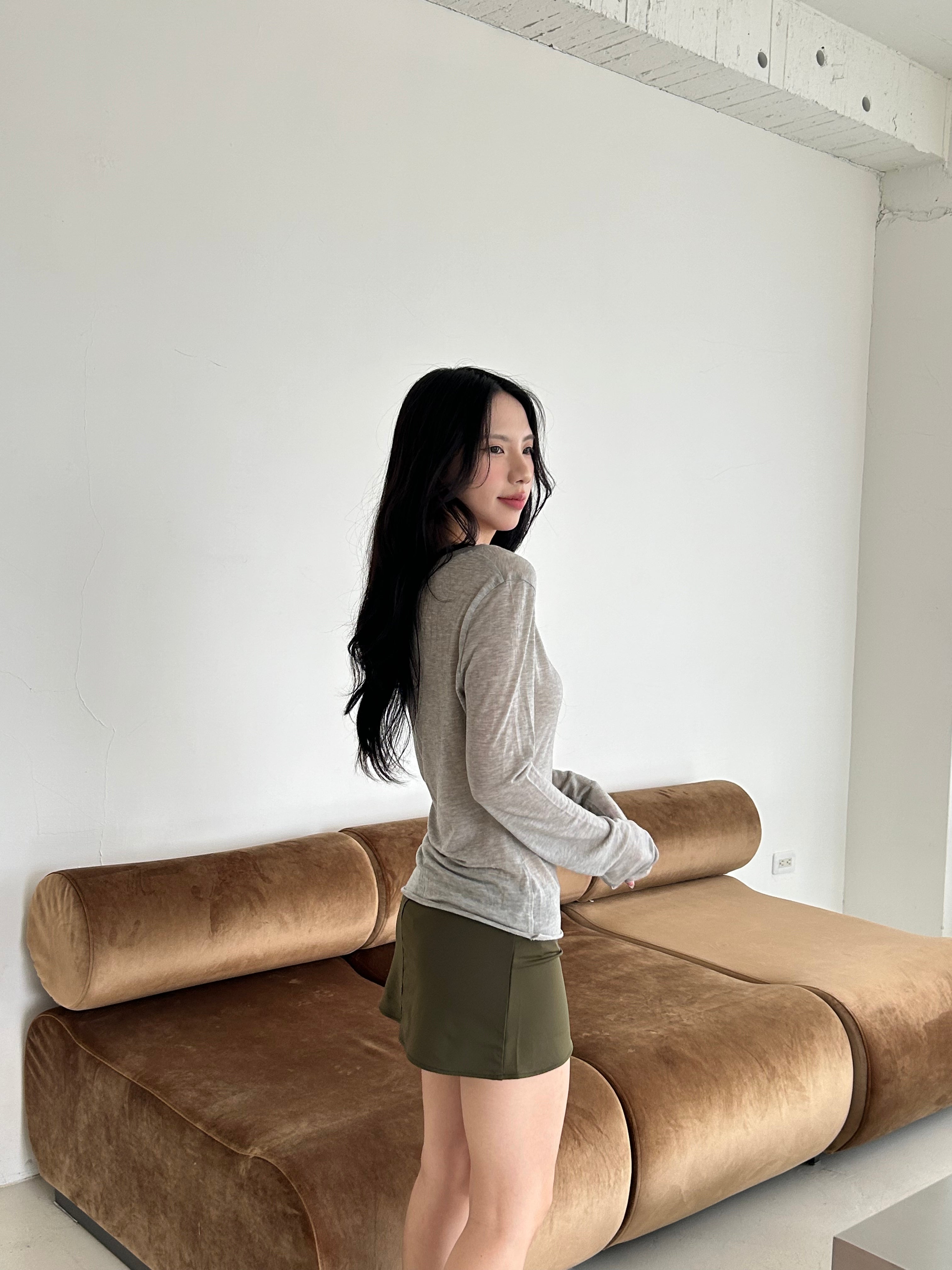 低腰迷你裙<br>Low-Rise Mini Skirt