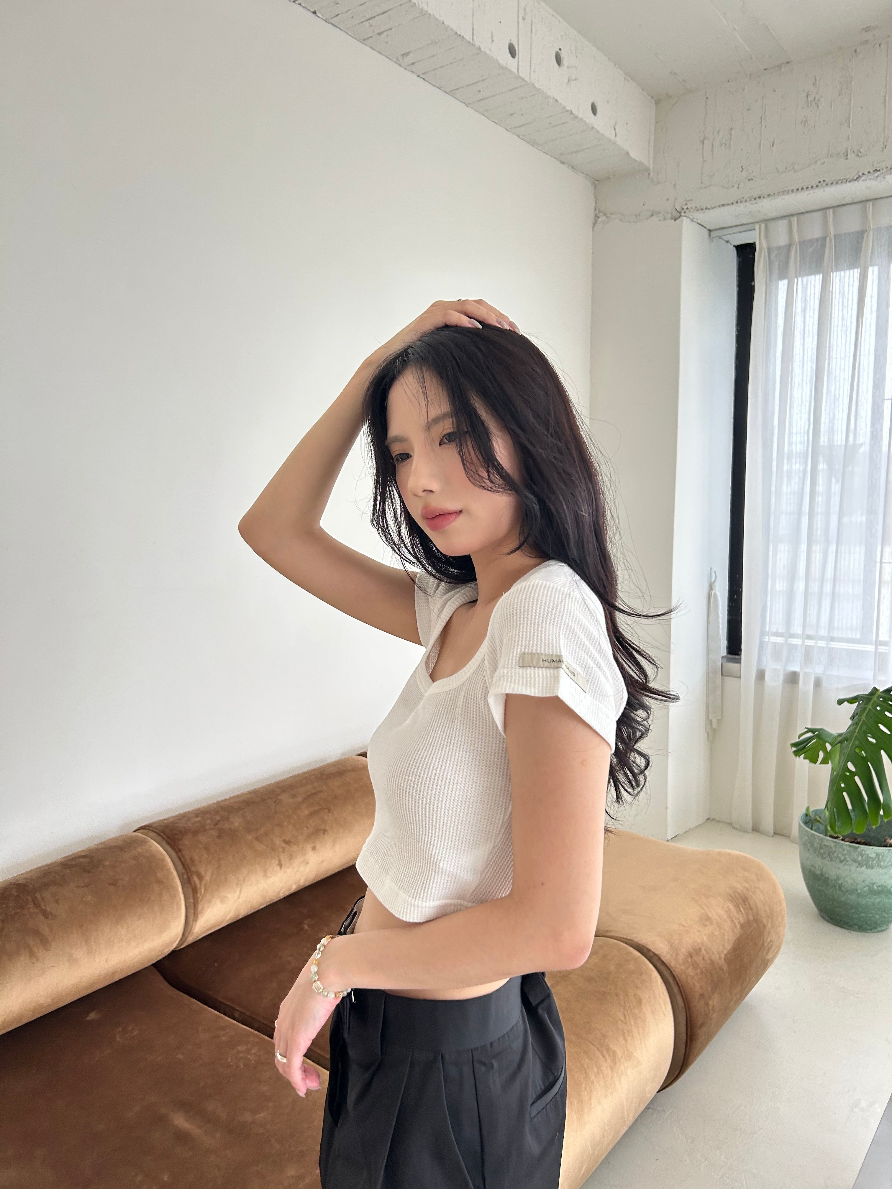 方領短版上衣<br>Cotton Crop Top