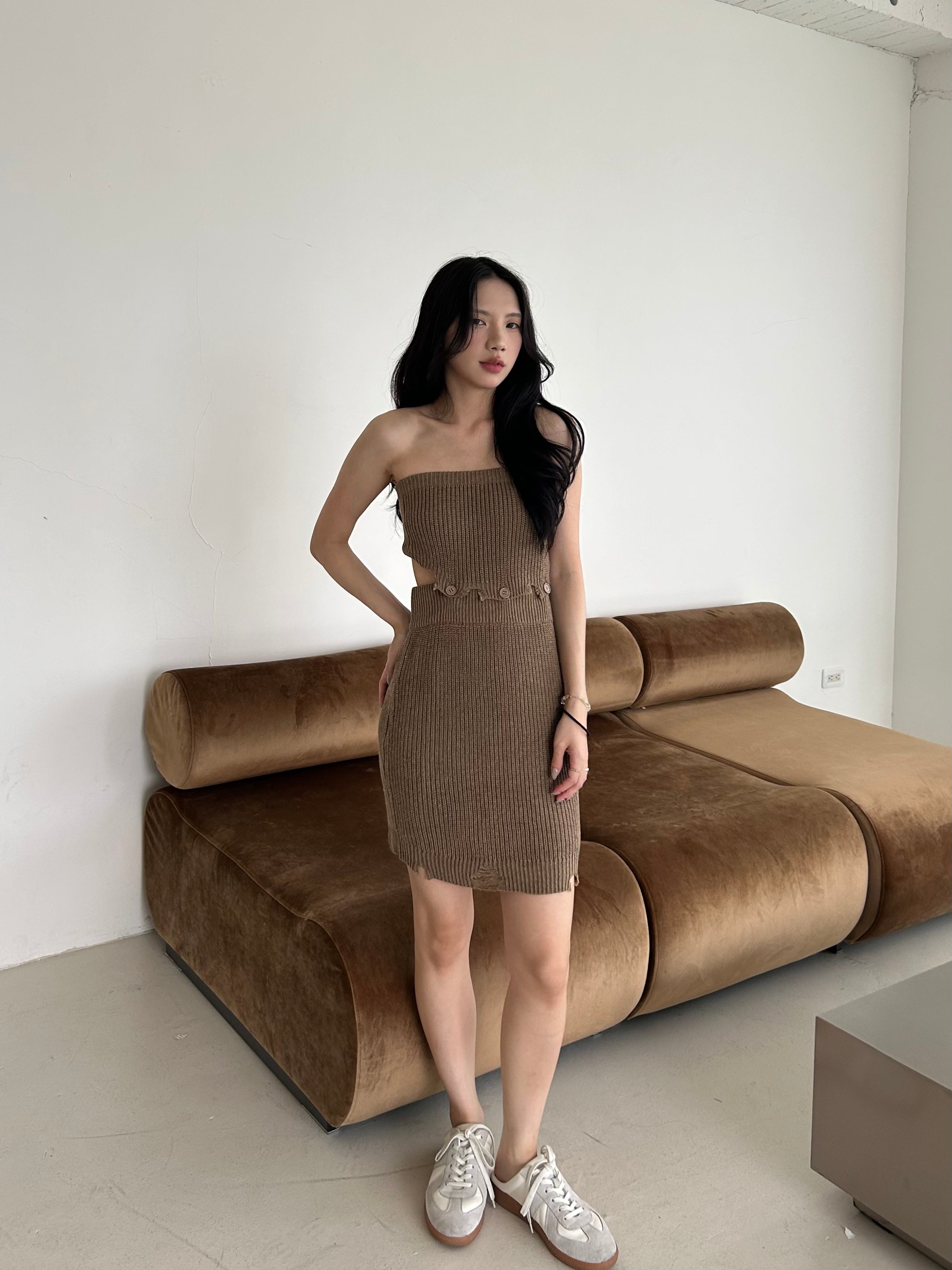 須邊平口針織洋裝<br>Off-Shoulder Knit Dress