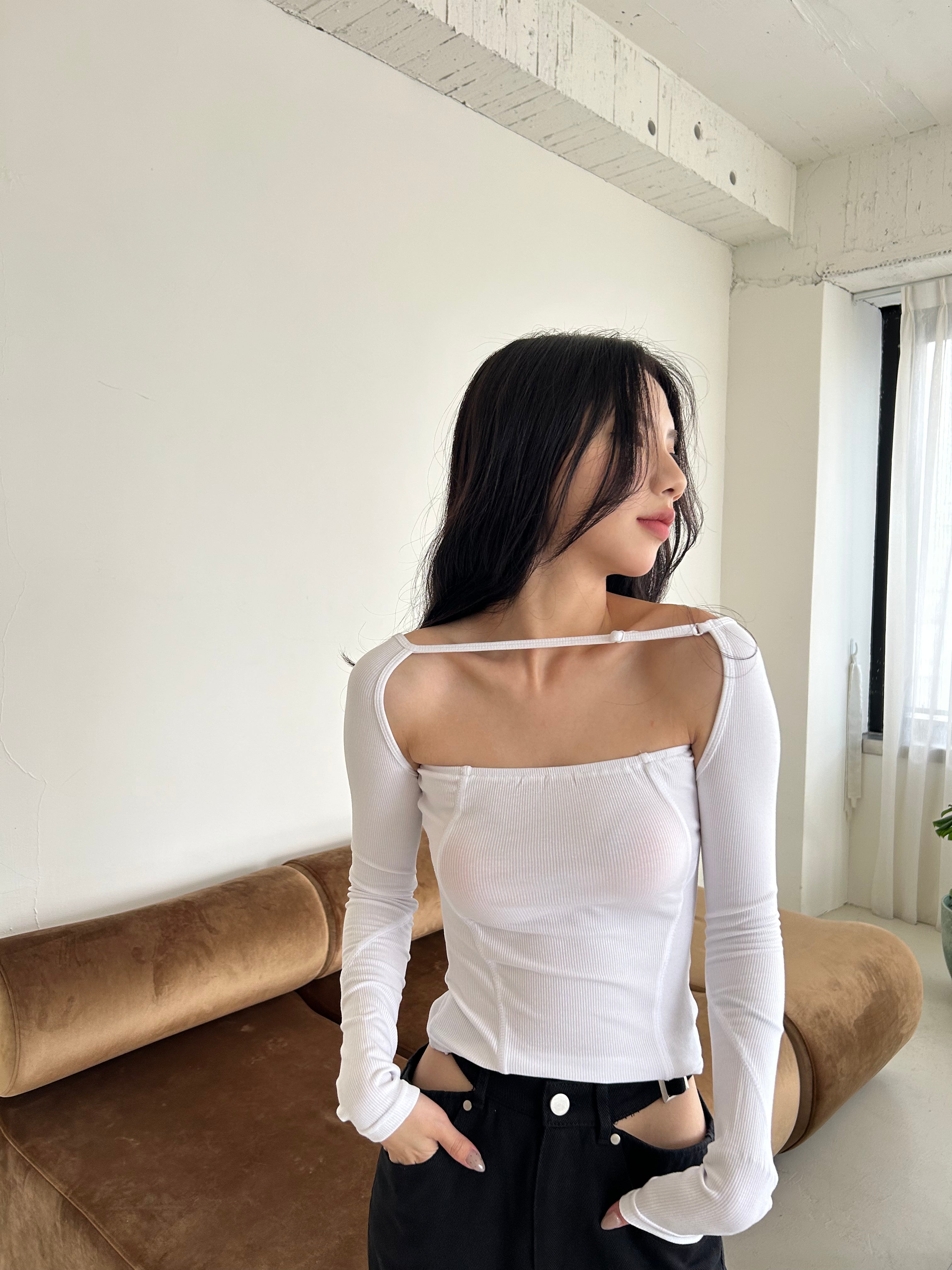 長袖落肩羅紋上衣<br>Off The Shoulder Ribbed Top