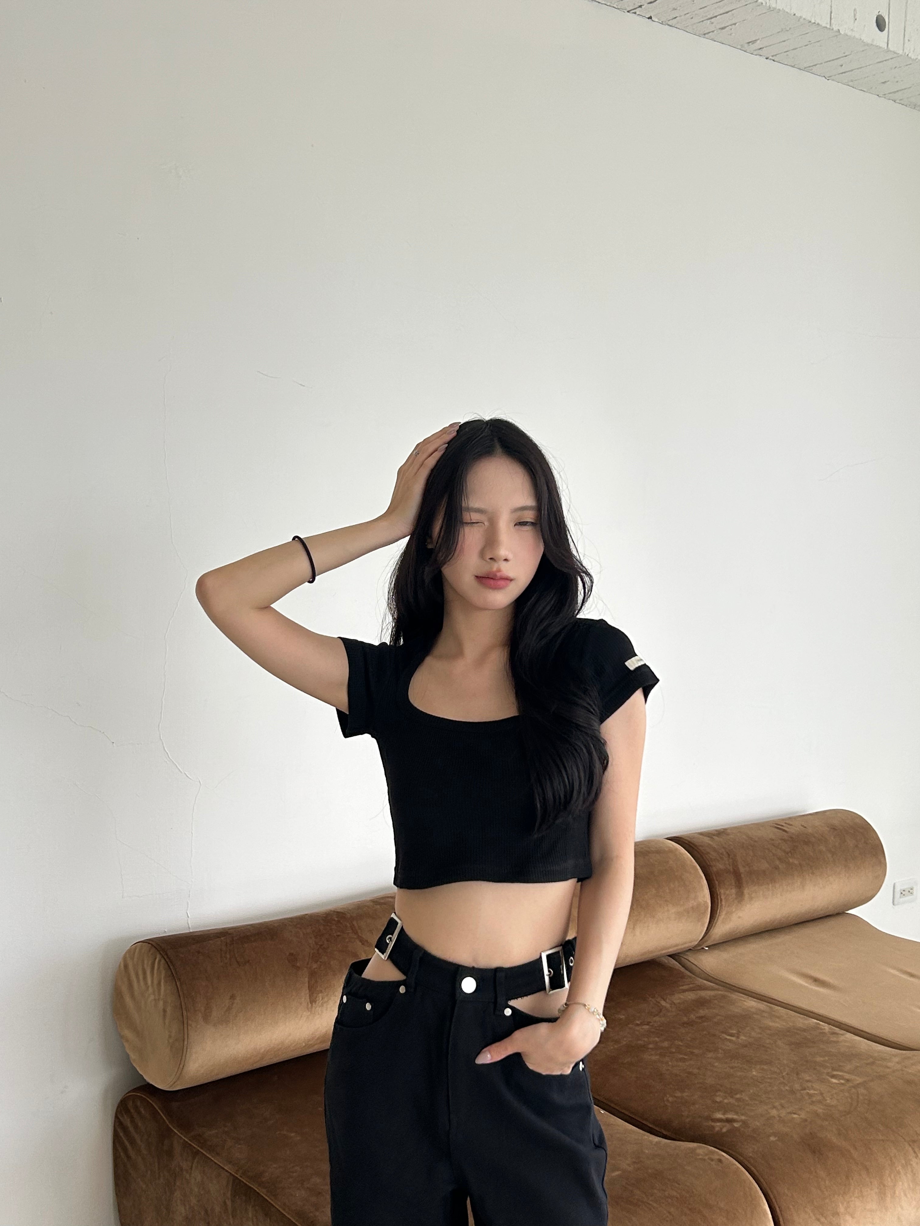 方領短版上衣<br>Cotton Crop Top