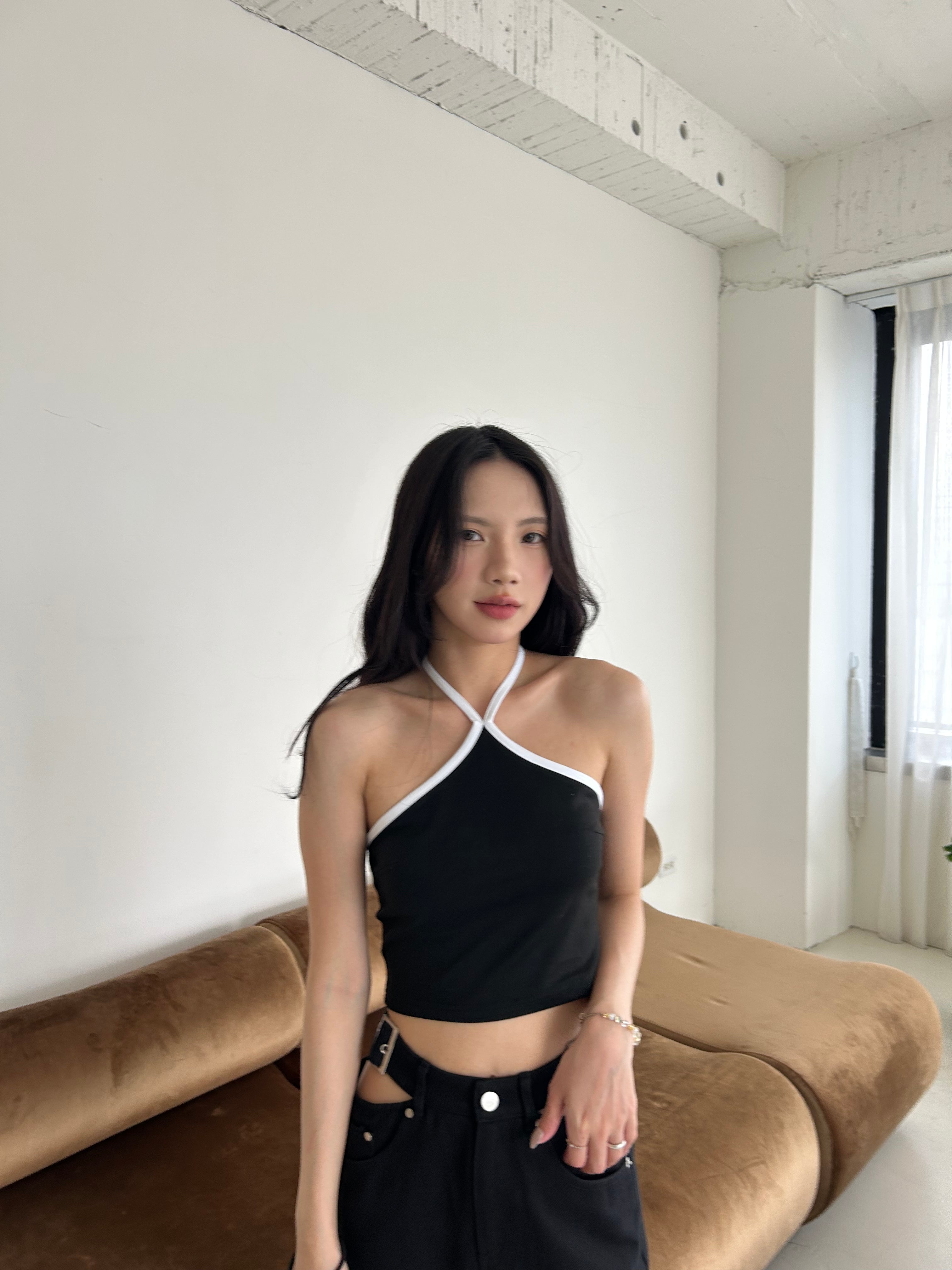 CONTRAST TRIM HALTER TOP