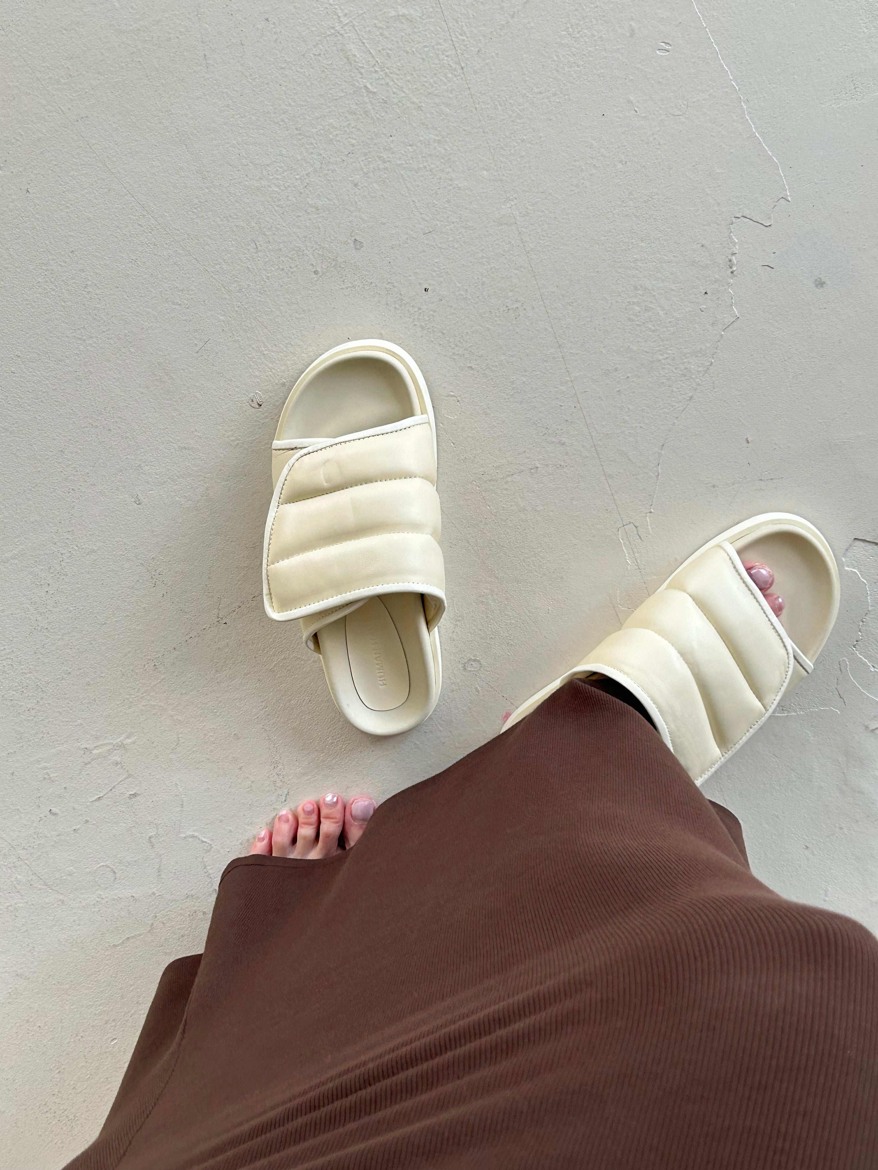 麵包胖胖拖鞋<br>Padded-strap Flat Sandal