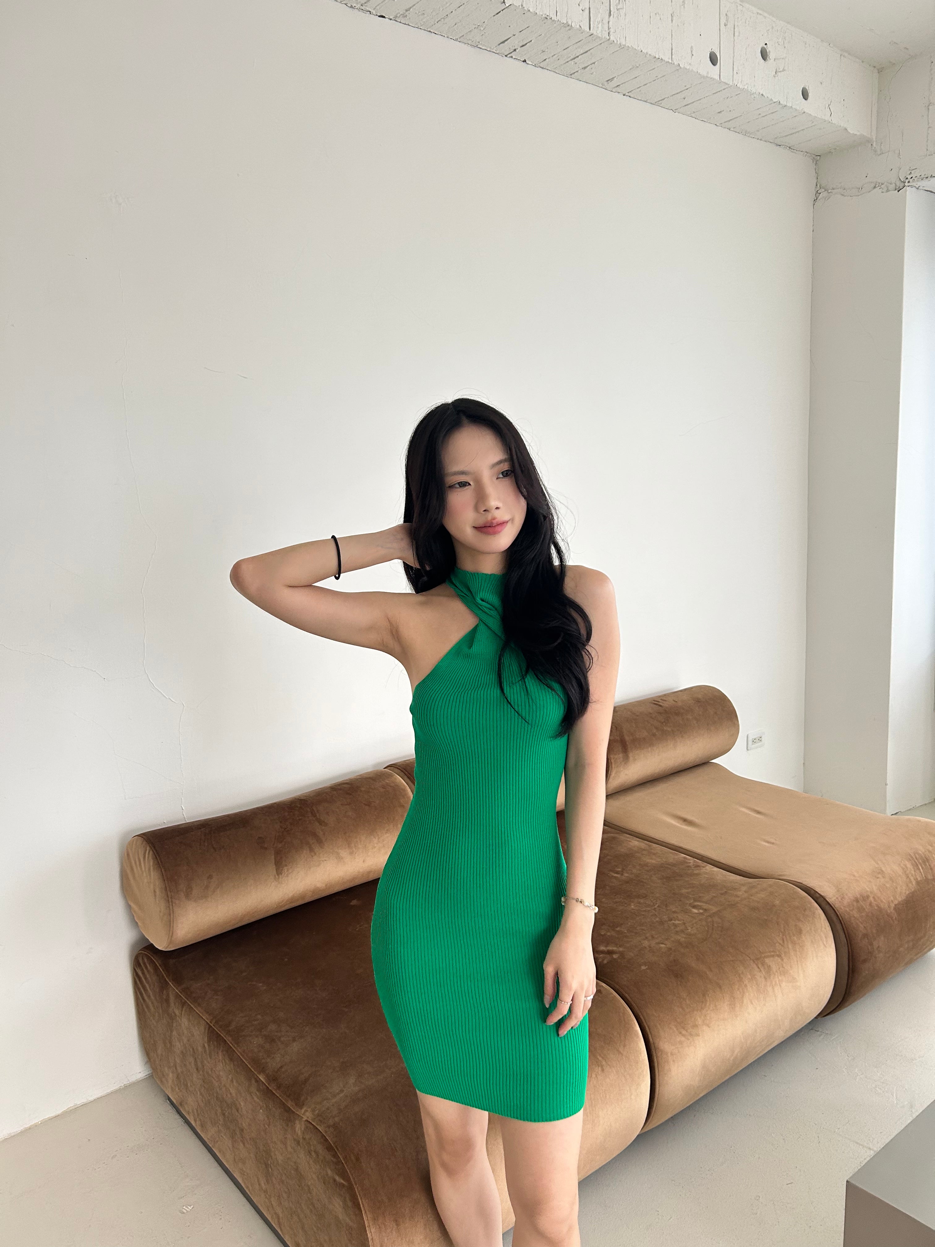 交叉領口針織洋裝<br>Cross Neck Knit Dress