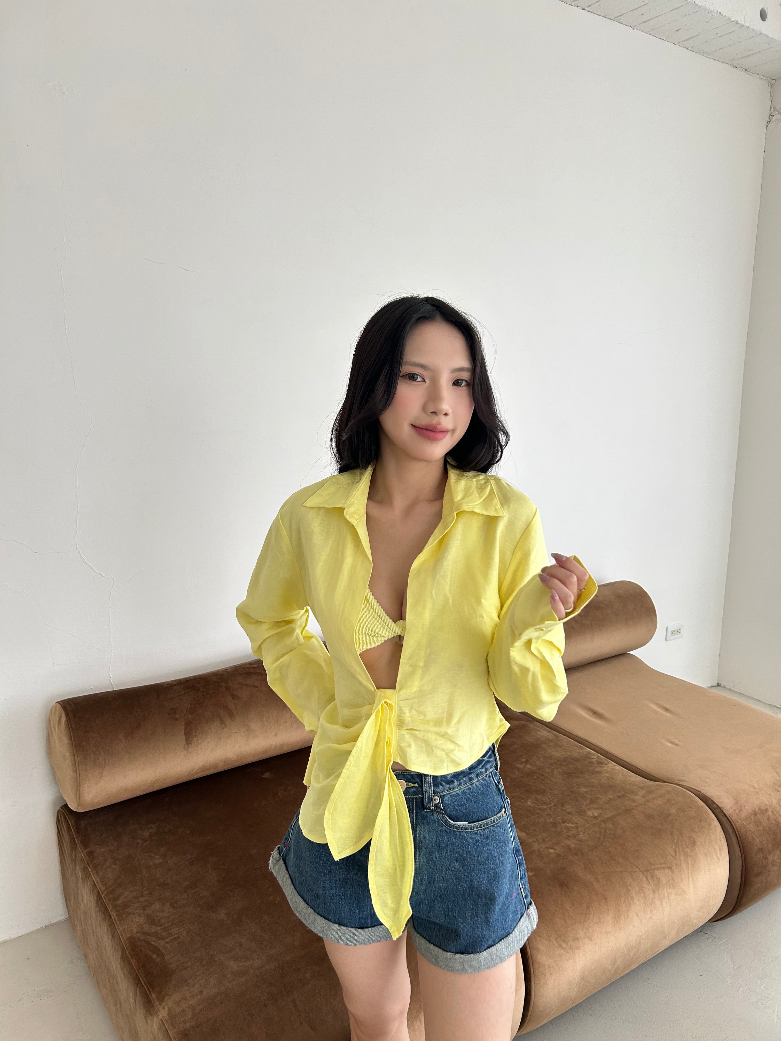 亞麻綁結造型襯衫<br>Linen Blouse