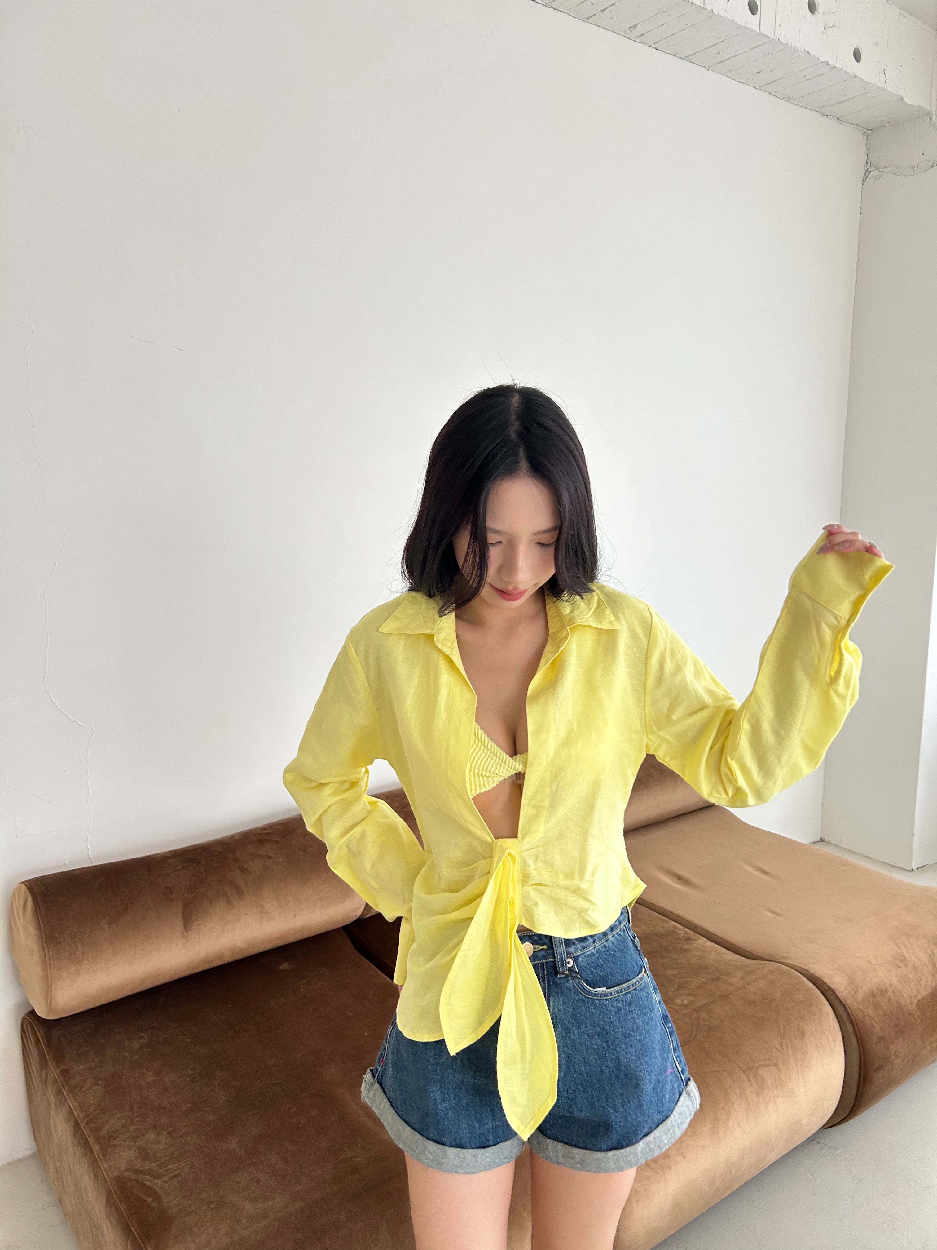 亞麻綁結造型襯衫<br>Linen Blouse