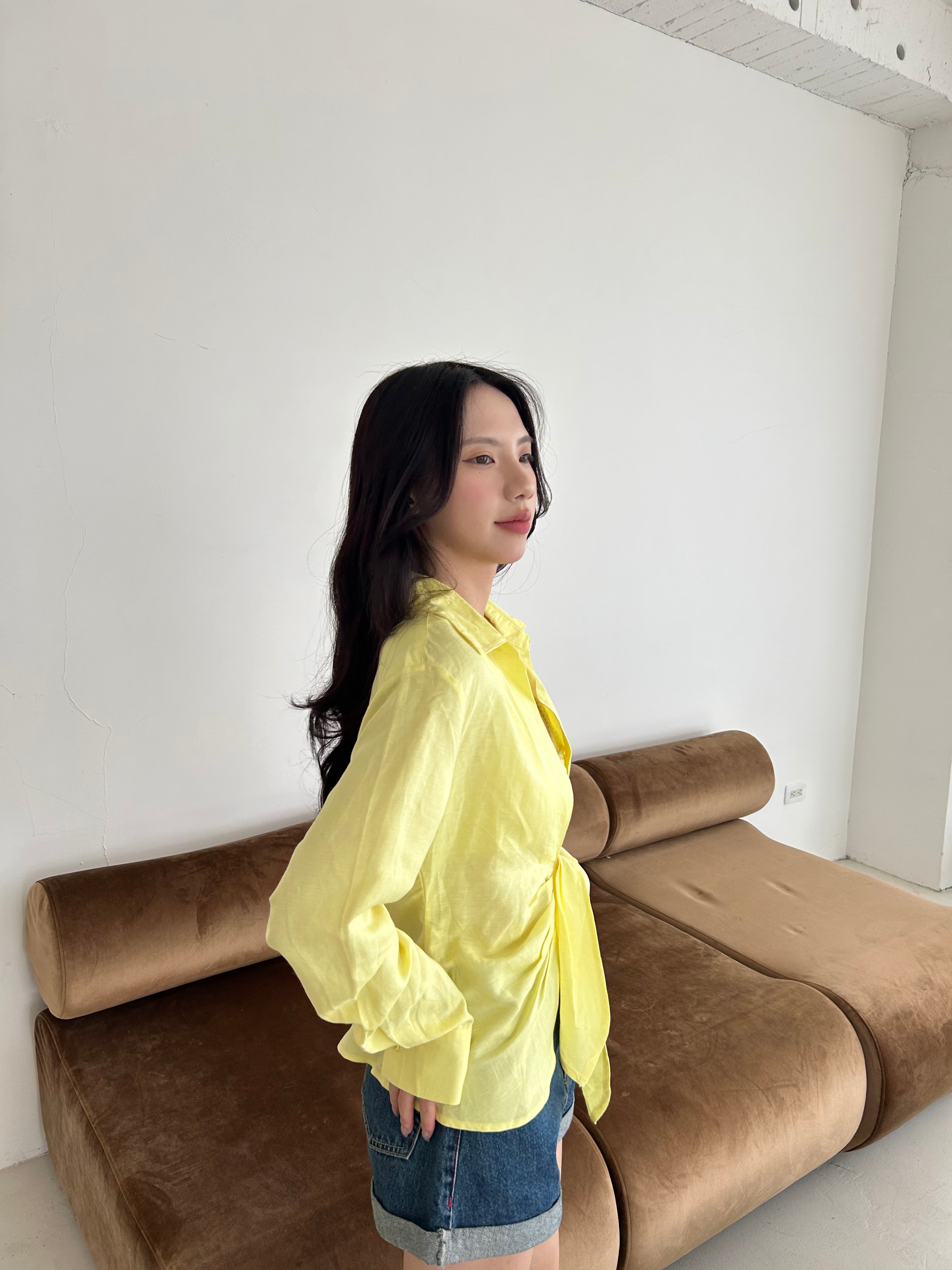 亞麻綁結造型襯衫<br>Linen Blouse