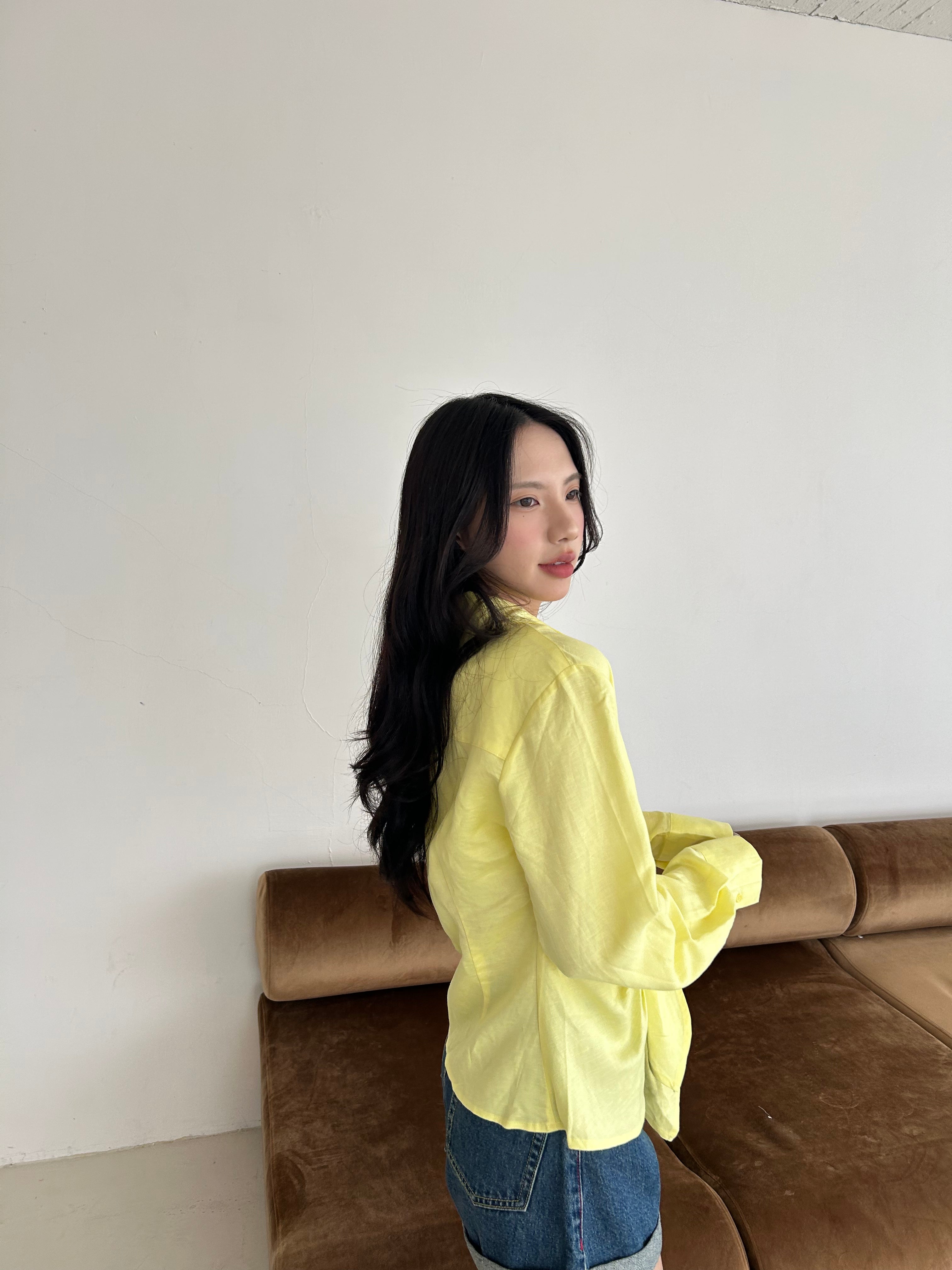 亞麻綁結造型襯衫<br>Linen Blouse