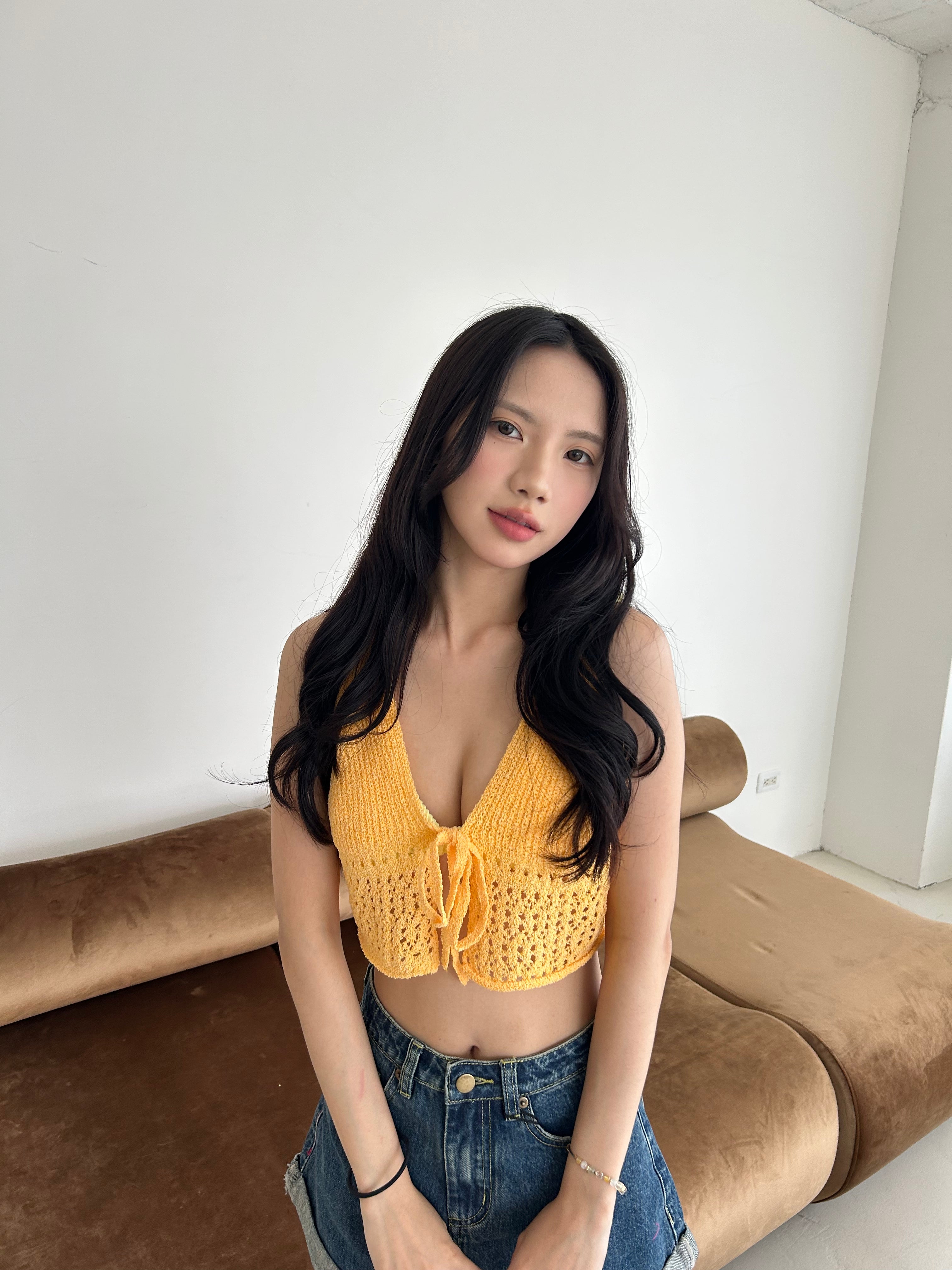 針織綁帶背心<br>Strappy Crochet Crop Top
