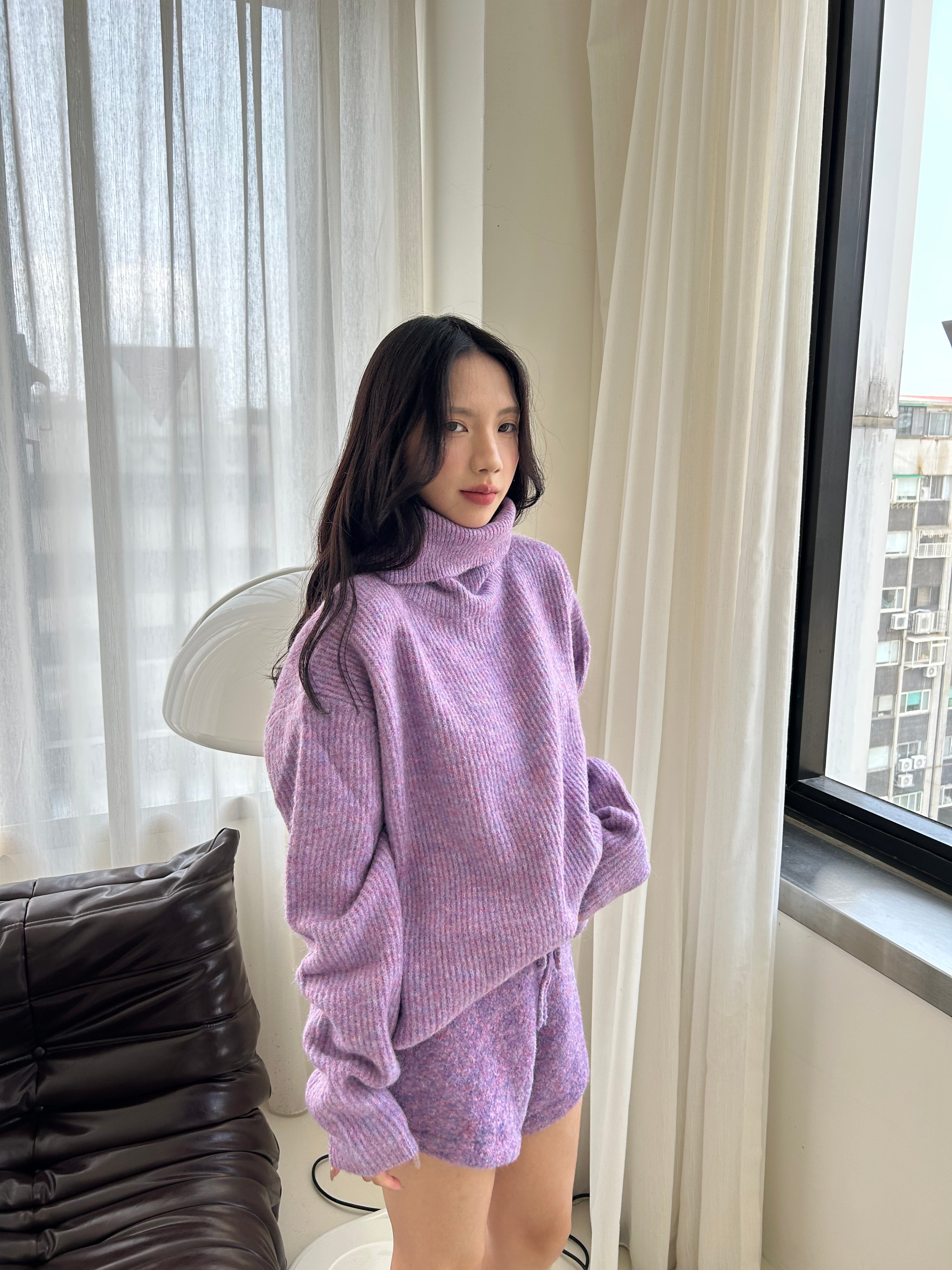 高領坑條毛衣<br>Roll Neck Sweater