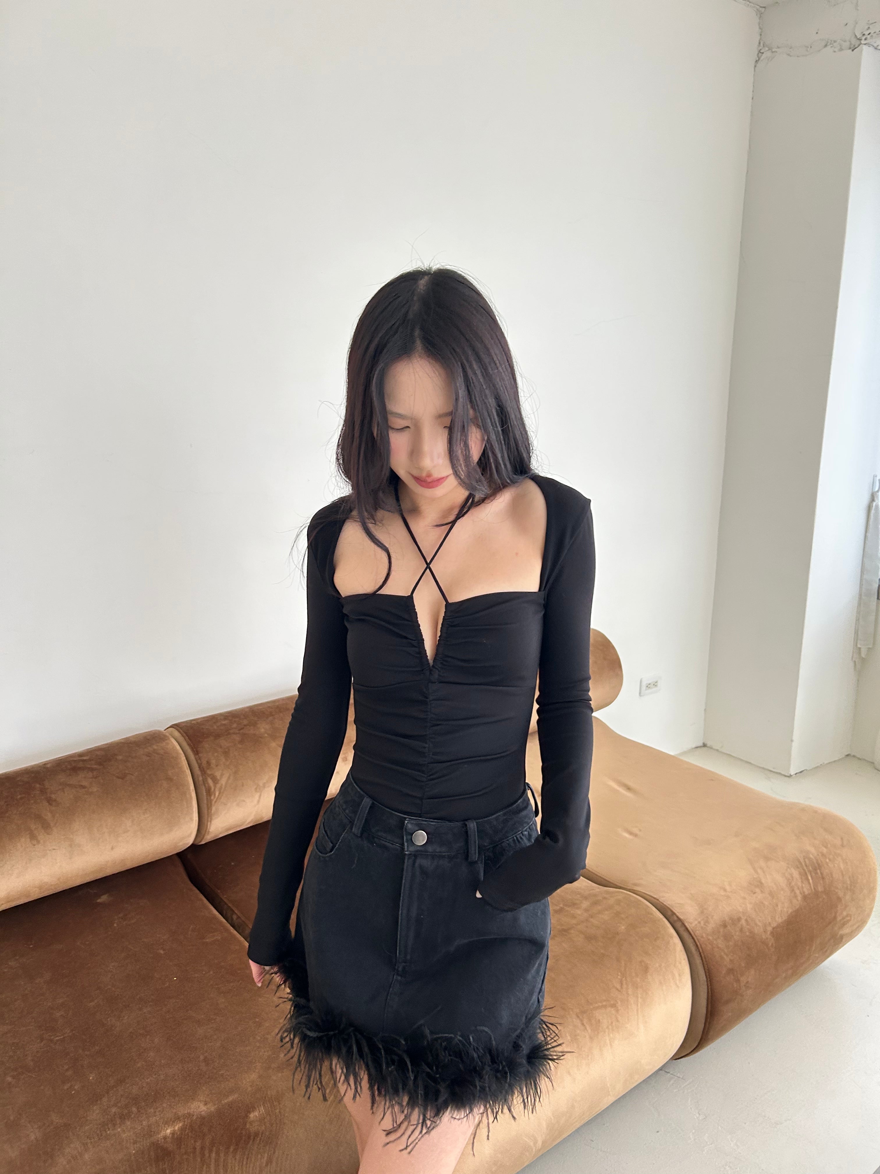 V領長袖連身上衣<br>Long Sleeve Gathered Detail Bodysuit