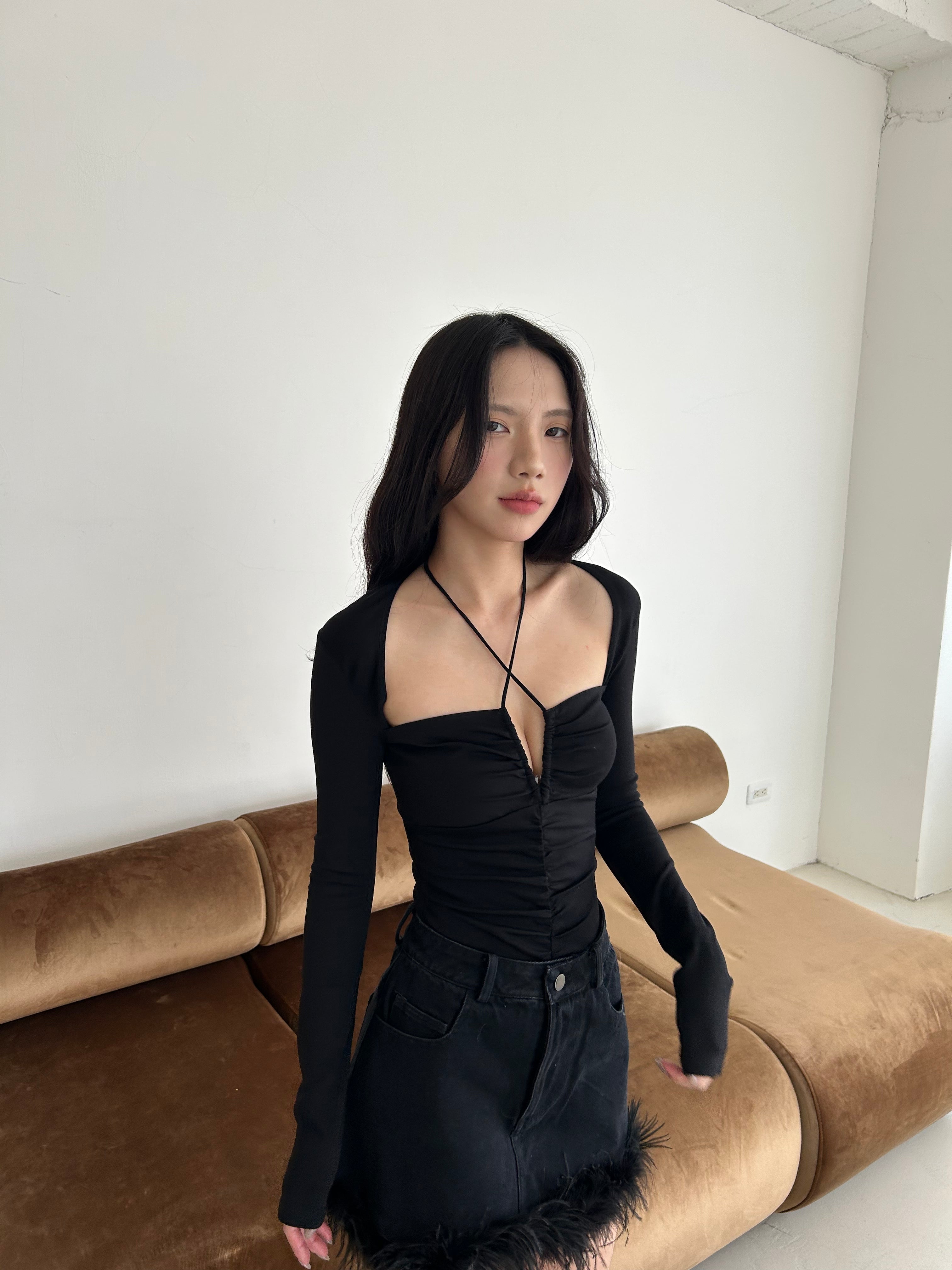 V領長袖連身上衣<br>Long Sleeve Gathered Detail Bodysuit