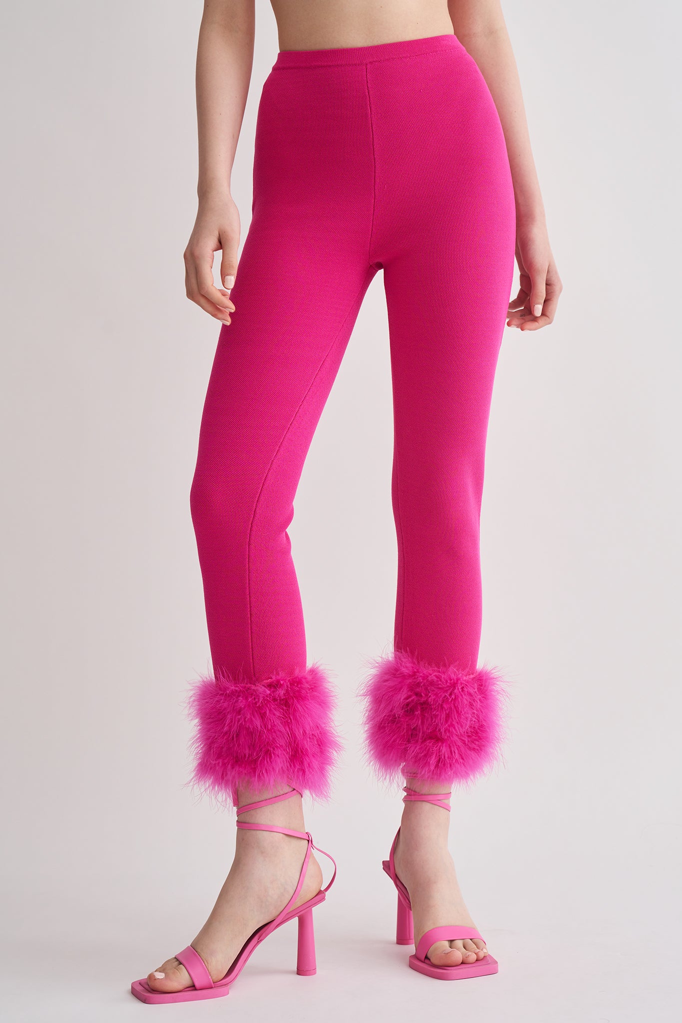 毛毛針織長褲<br>Feather Trim Knit Pants